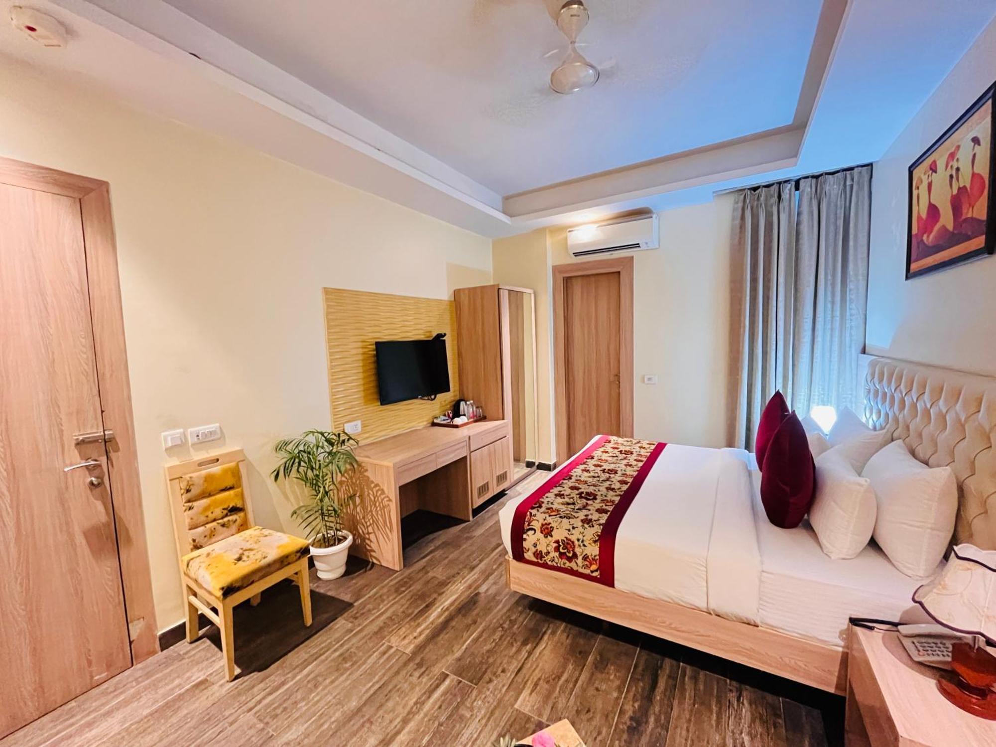Banz Near Delhi Airport 4* Nova Deli