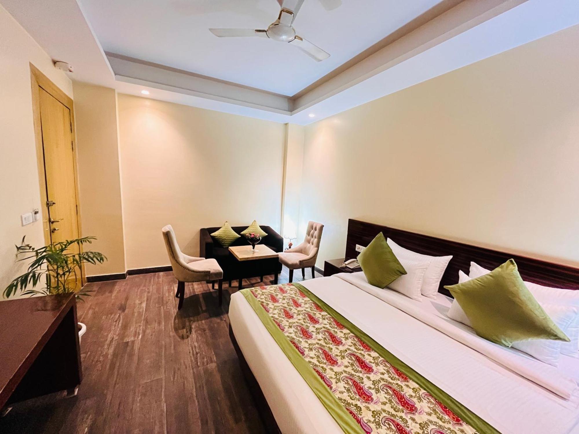 Banz Near Delhi Airport 4* Nova Deli