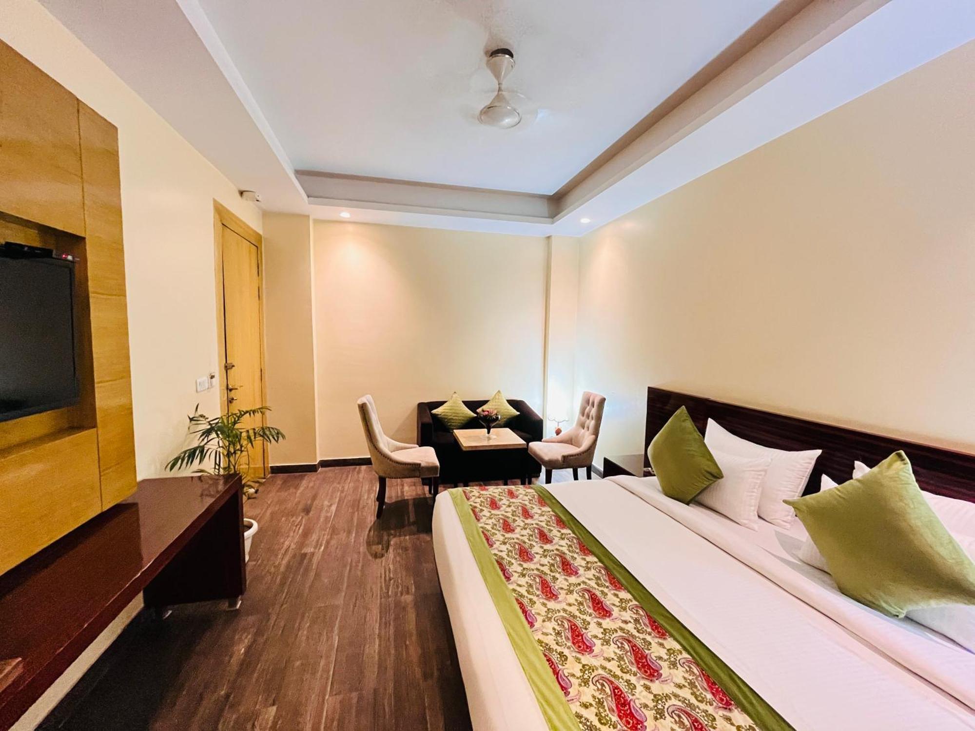 Banz Near Delhi Airport Hotel Nova Deli