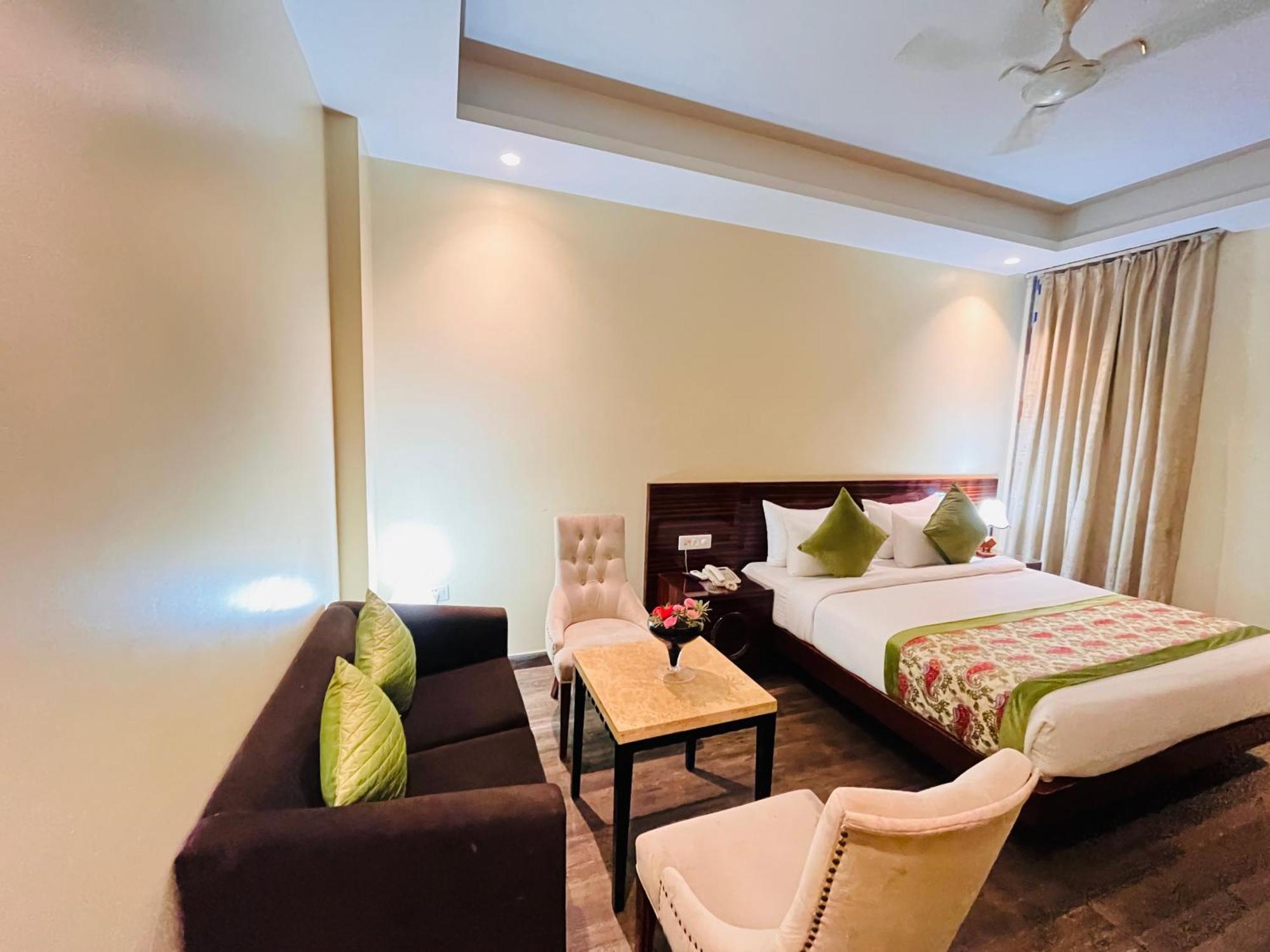 Banz Near Delhi Airport