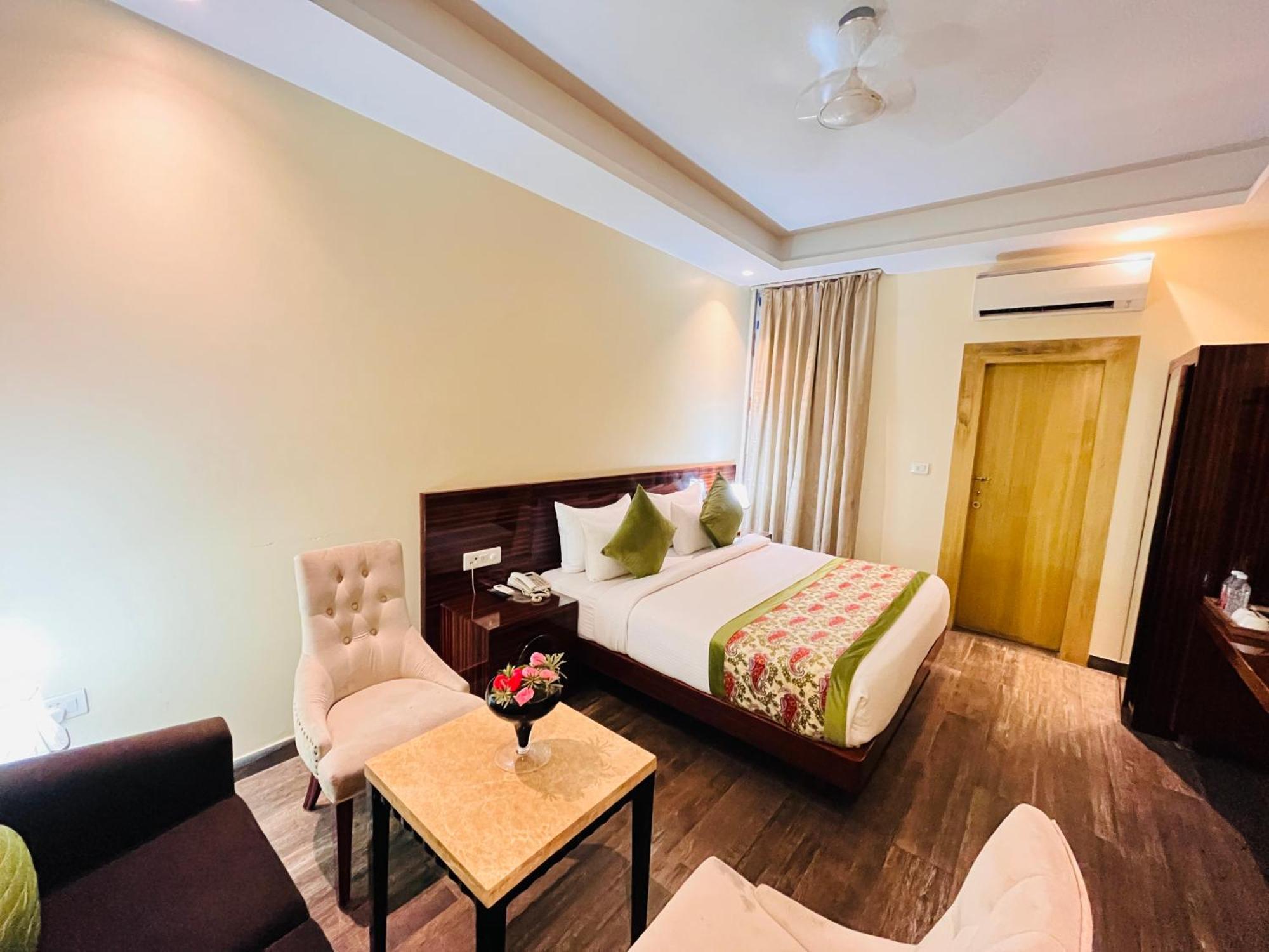 Banz Near Delhi Airport 4* Nova Deli