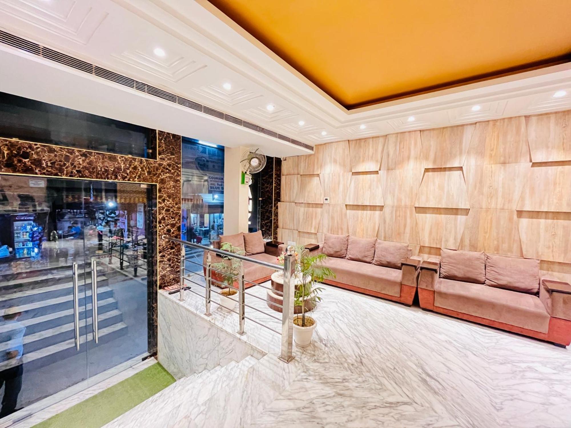 Banz Near Delhi Airport