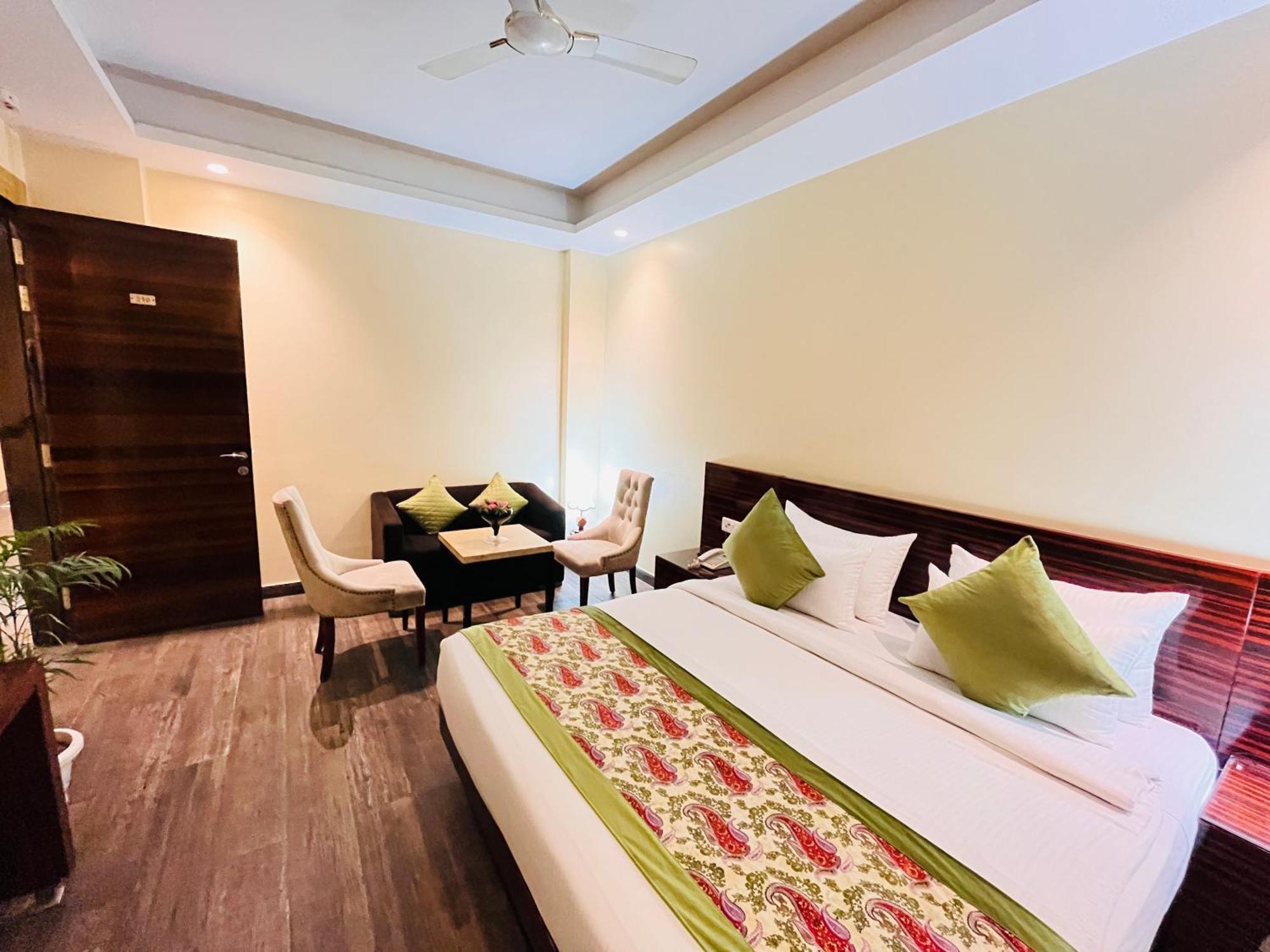 Banz Near Delhi Airport Hotel Nova Deli