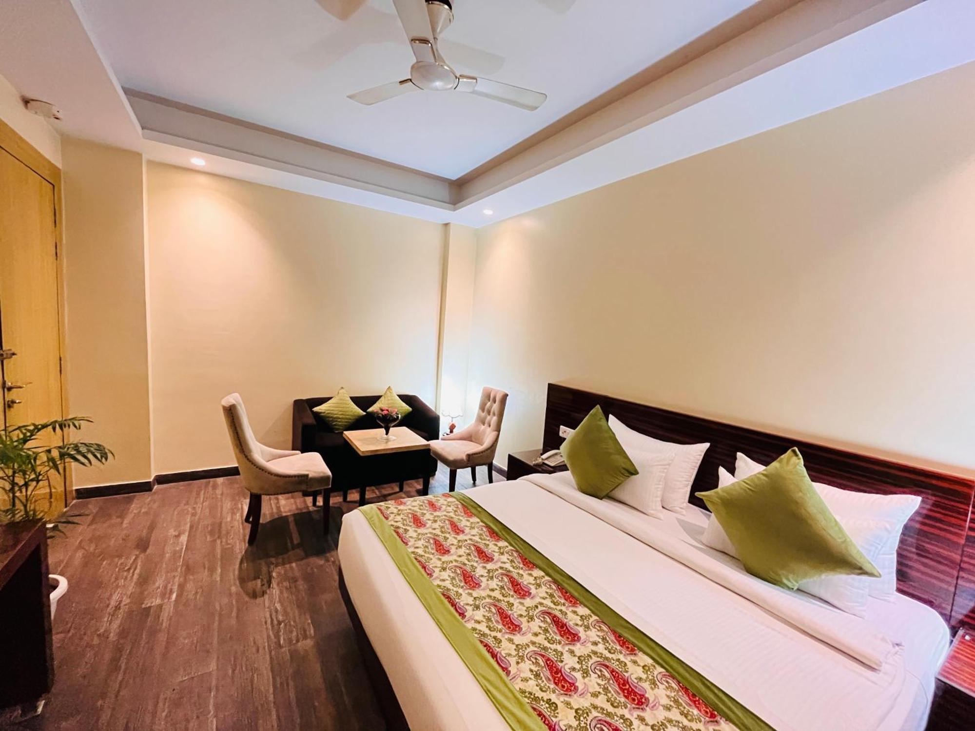 Hotel Banz Near Delhi Airport