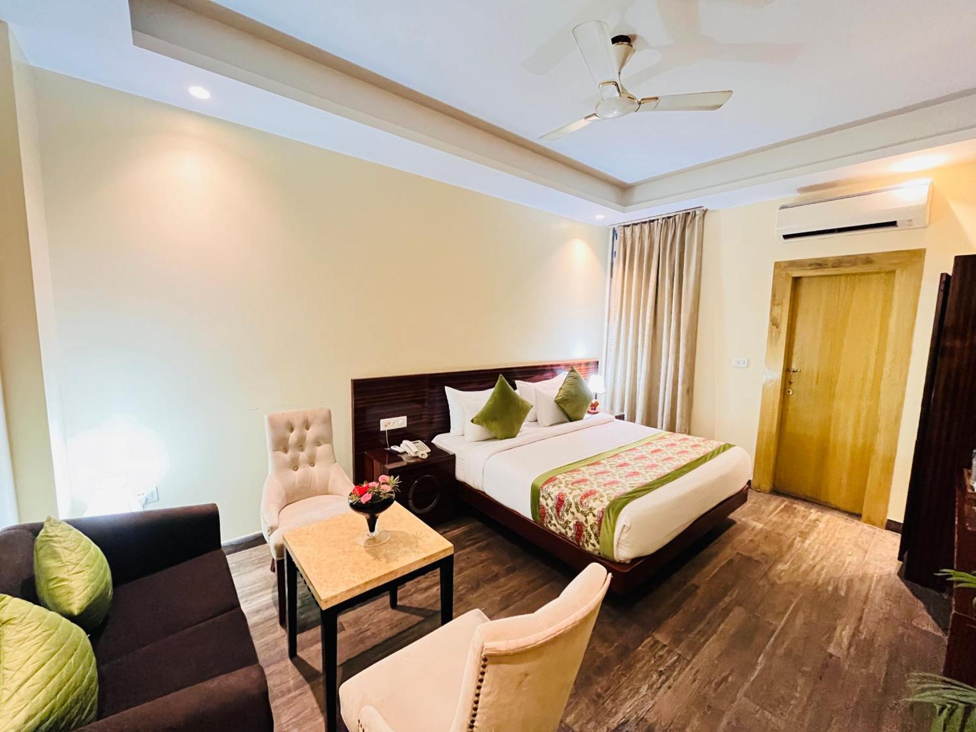 Banz Near Delhi Airport