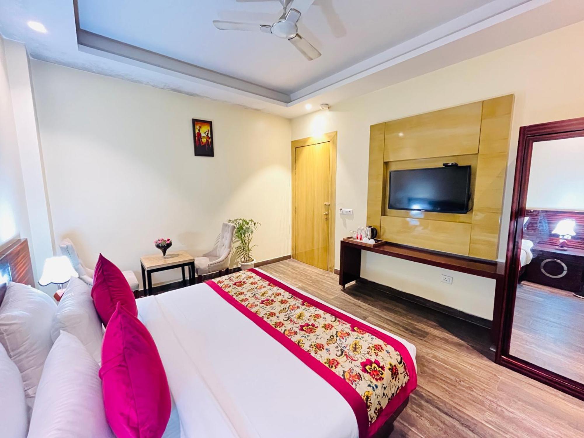 Banz Near Delhi Airport Hotel Nova Deli