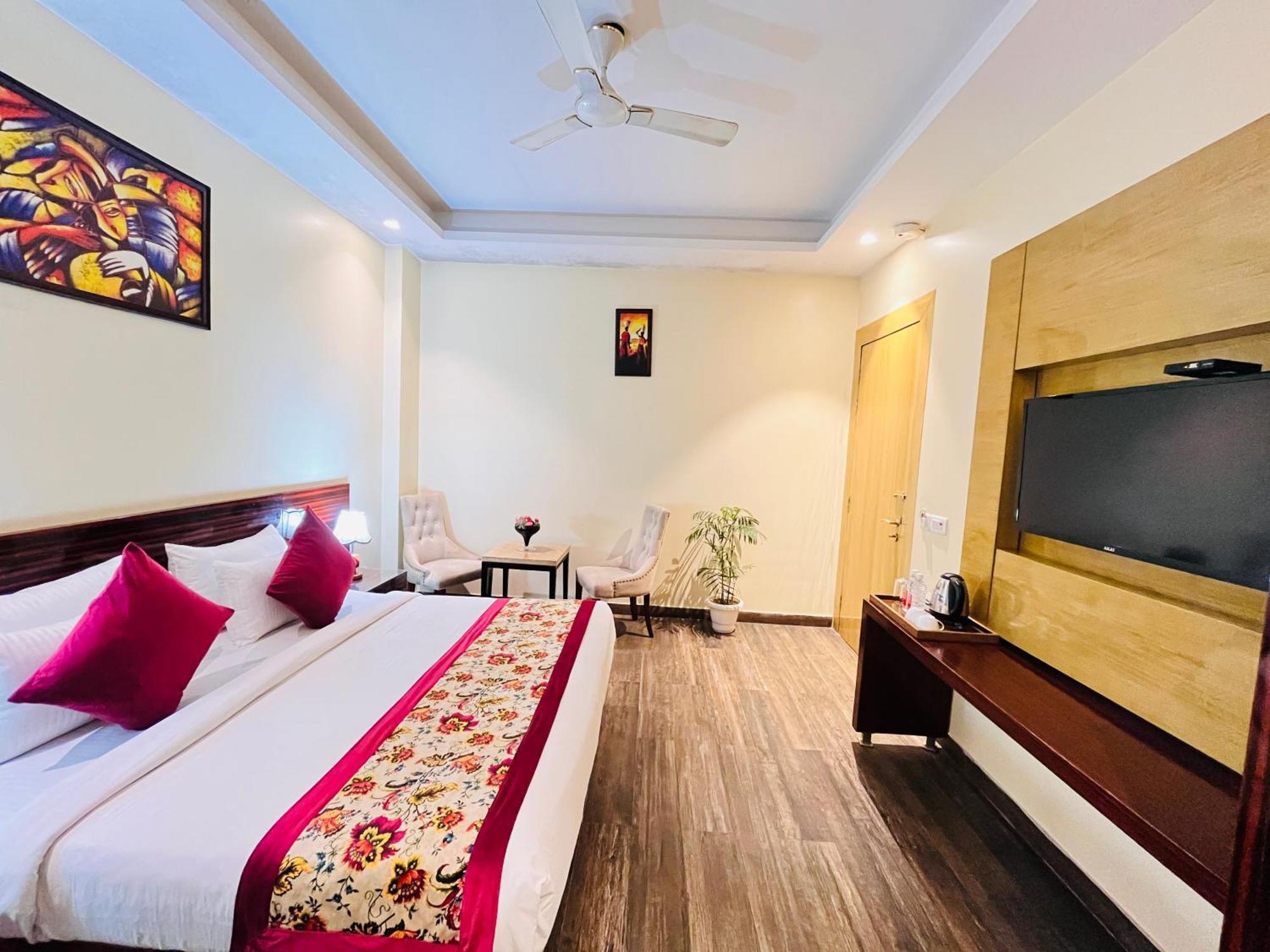 Banz Near Delhi Airport 4* Nova Deli