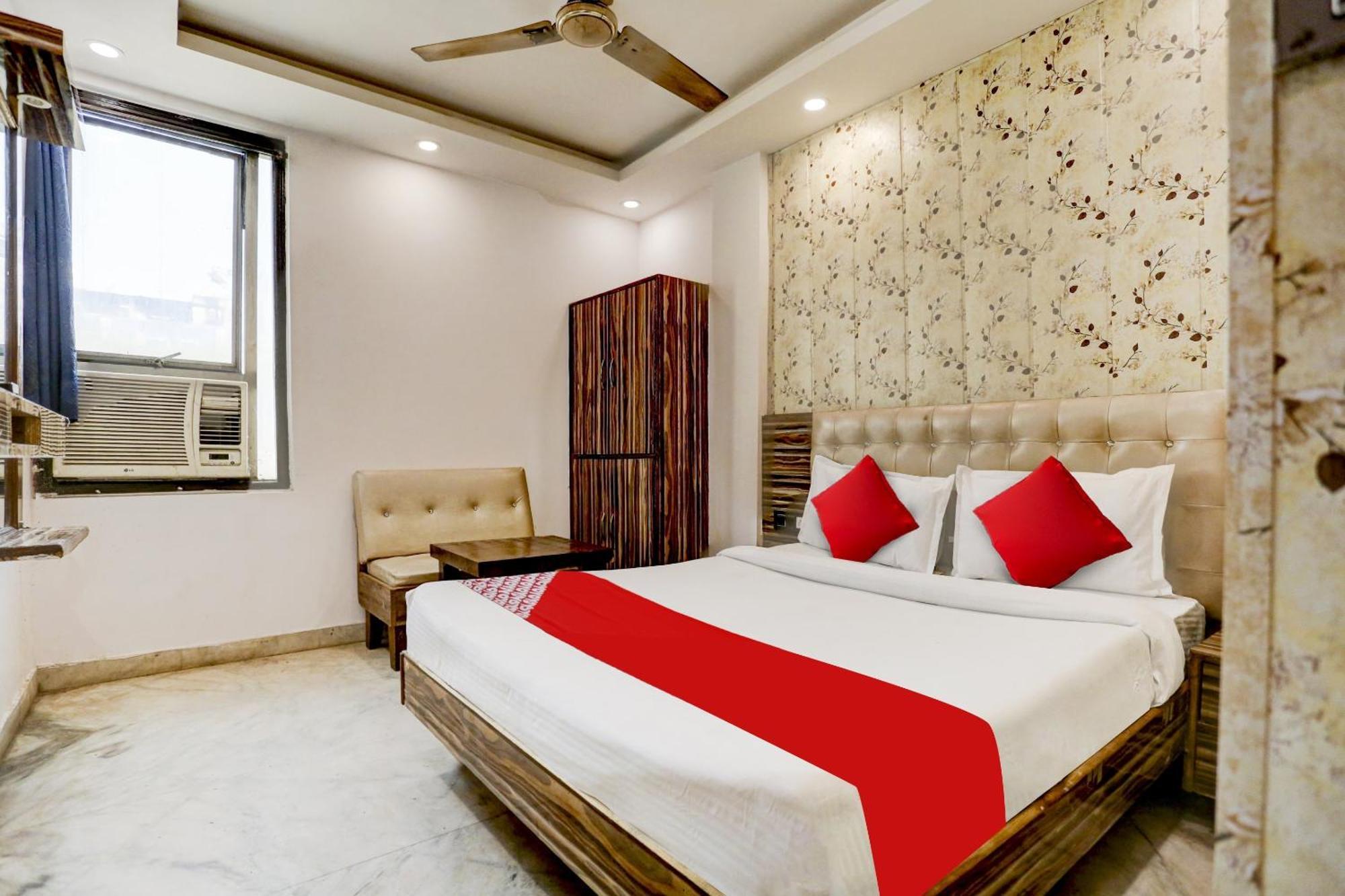 Hotel Live On Del1739 3*
