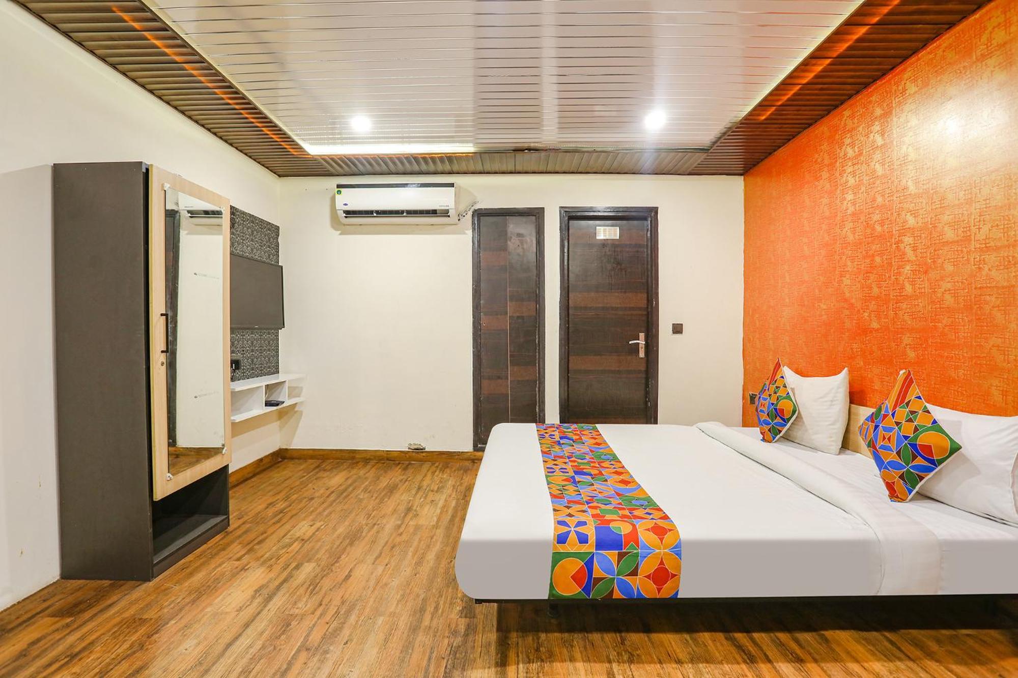 Fabexpress V4 Residency New Delhi