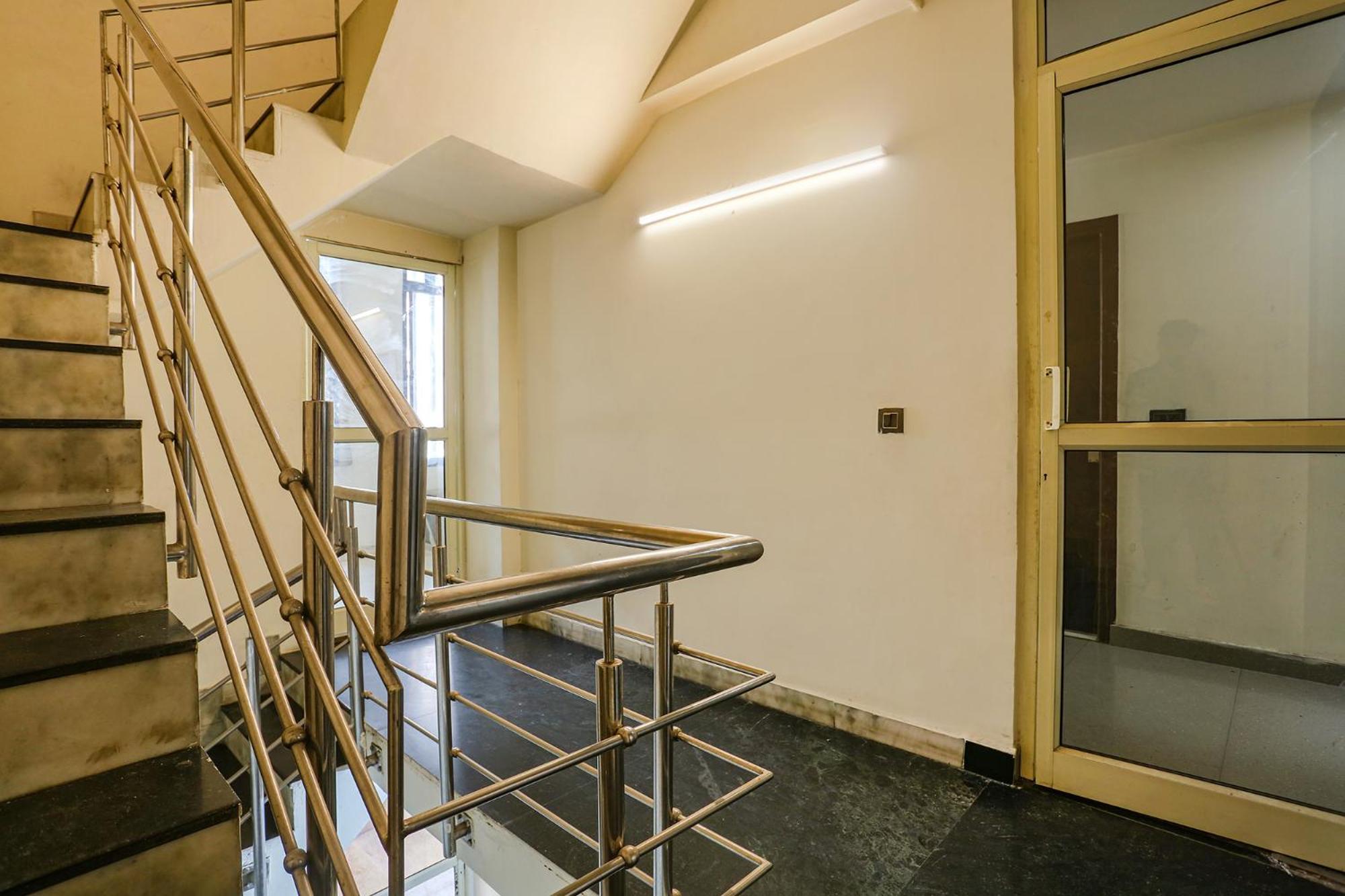 Hotel Fabexpress V4 Residency New Delhi