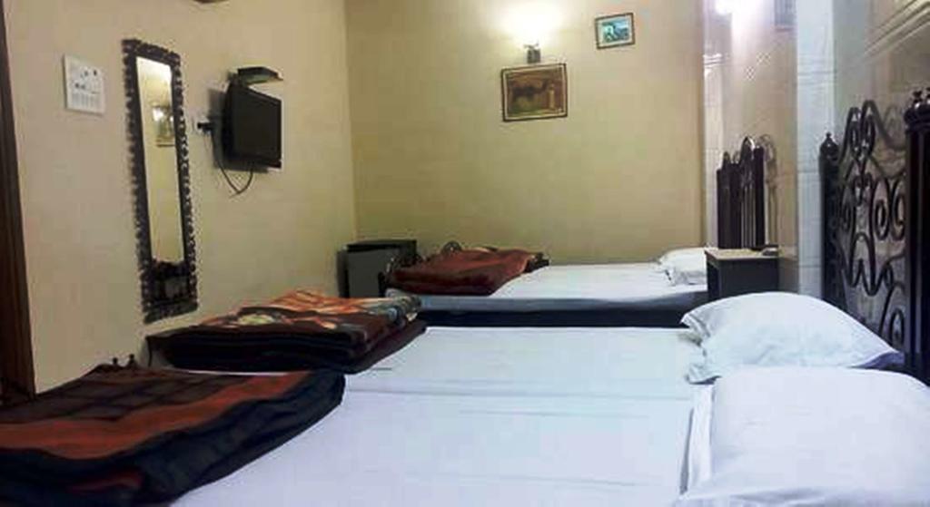 Hotel Bless 2*