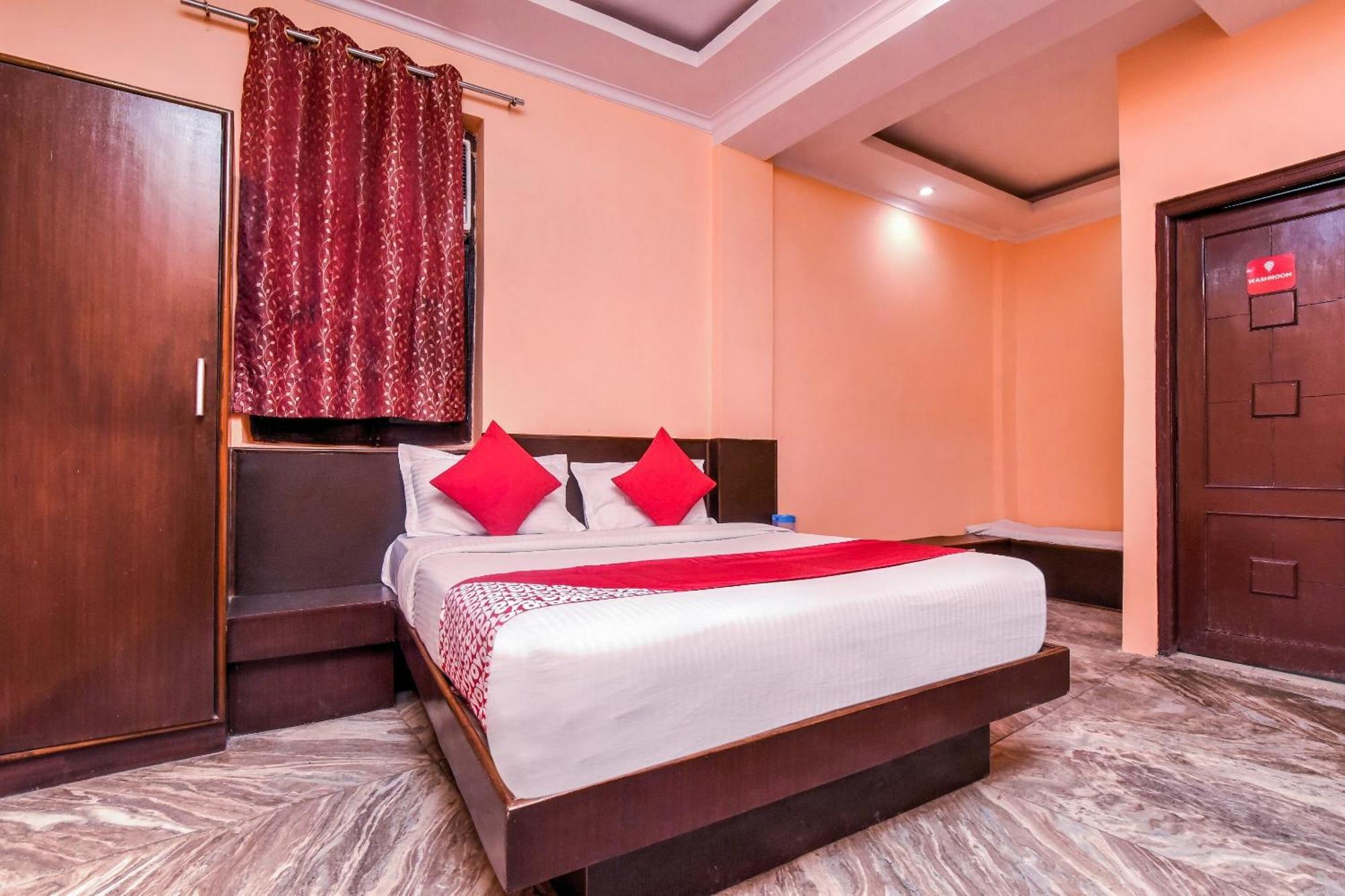 Oyo Flagship 18997 Km International Hotel 3*