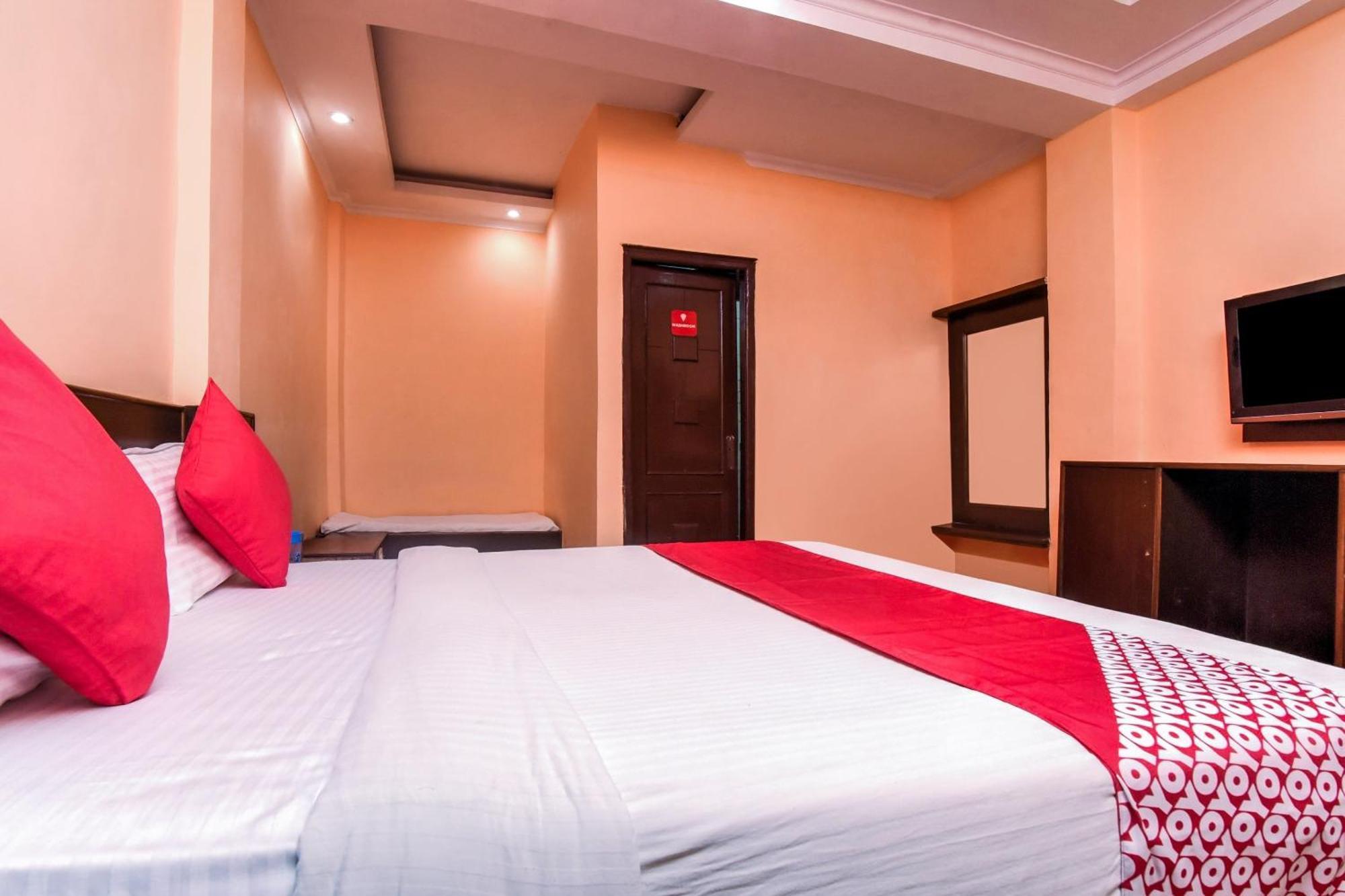 Hotel Oyo Flagship 18997 Km International New Delhi