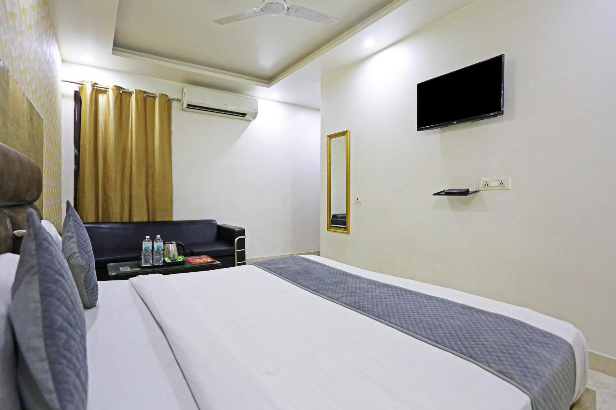 Hotel Broadway, Near Delhi Airport, New Delhi