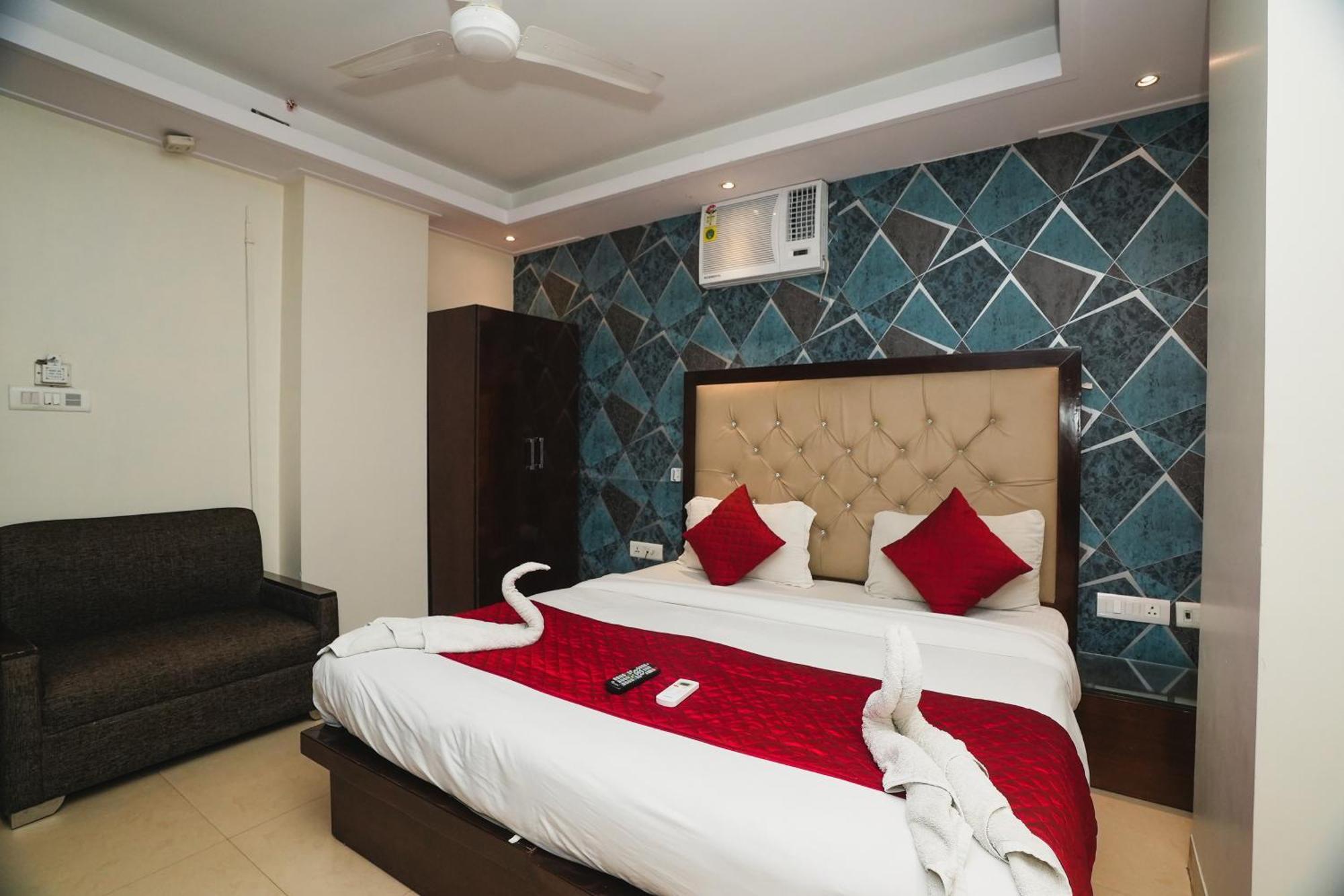 B Continental 3* Delhi (National Capital Territory of India)