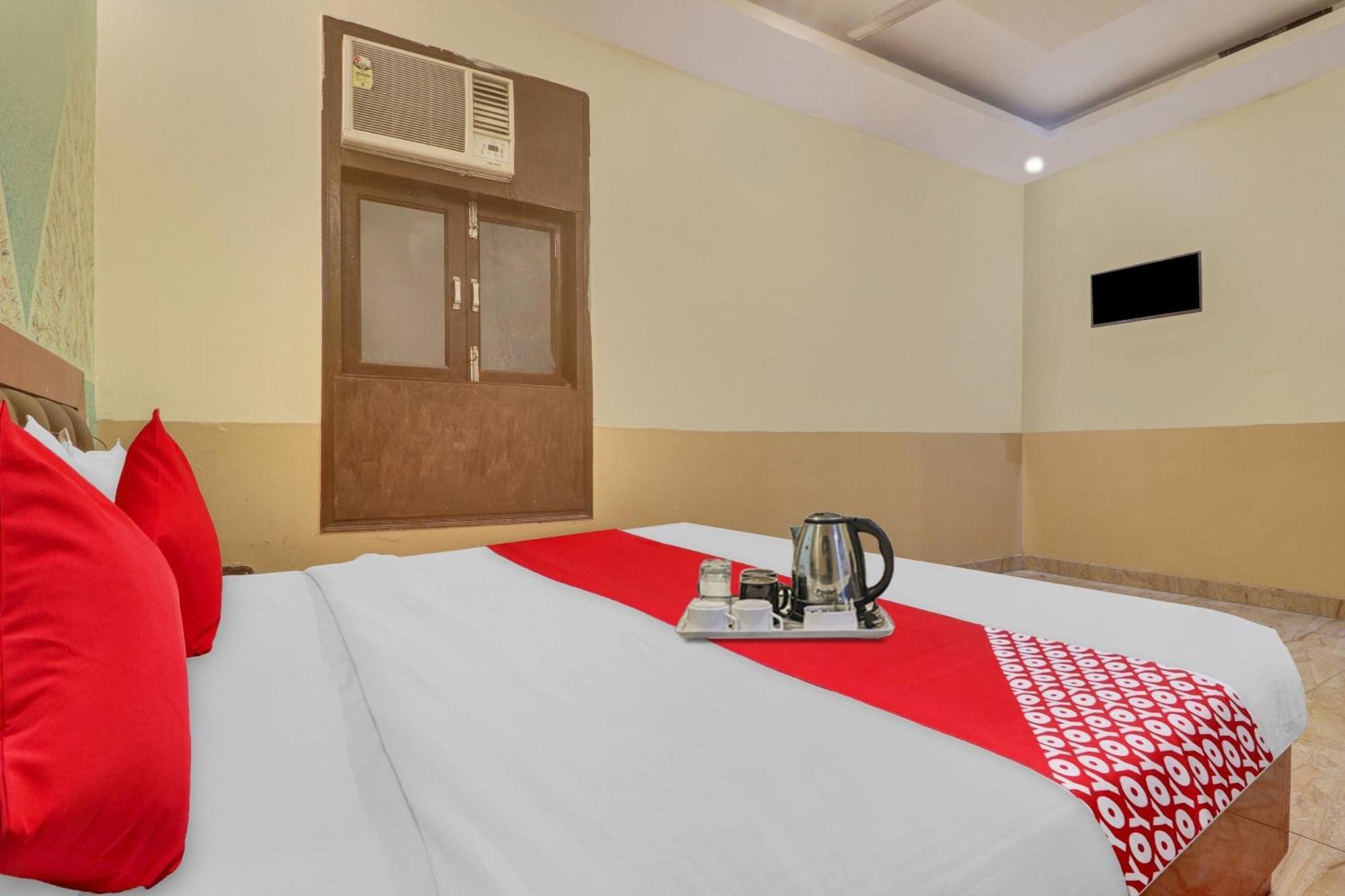 O Near Ambience Mall 3* New Delhi