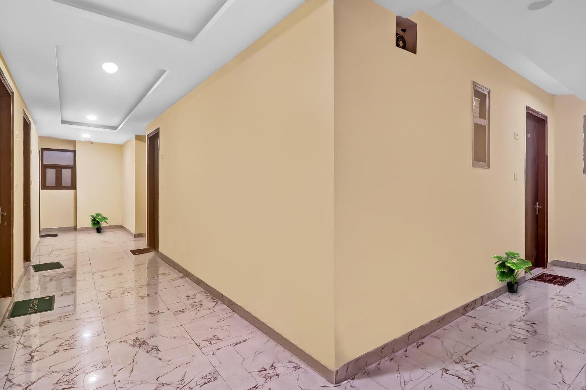 O Near Ambience Mall 3* New Delhi