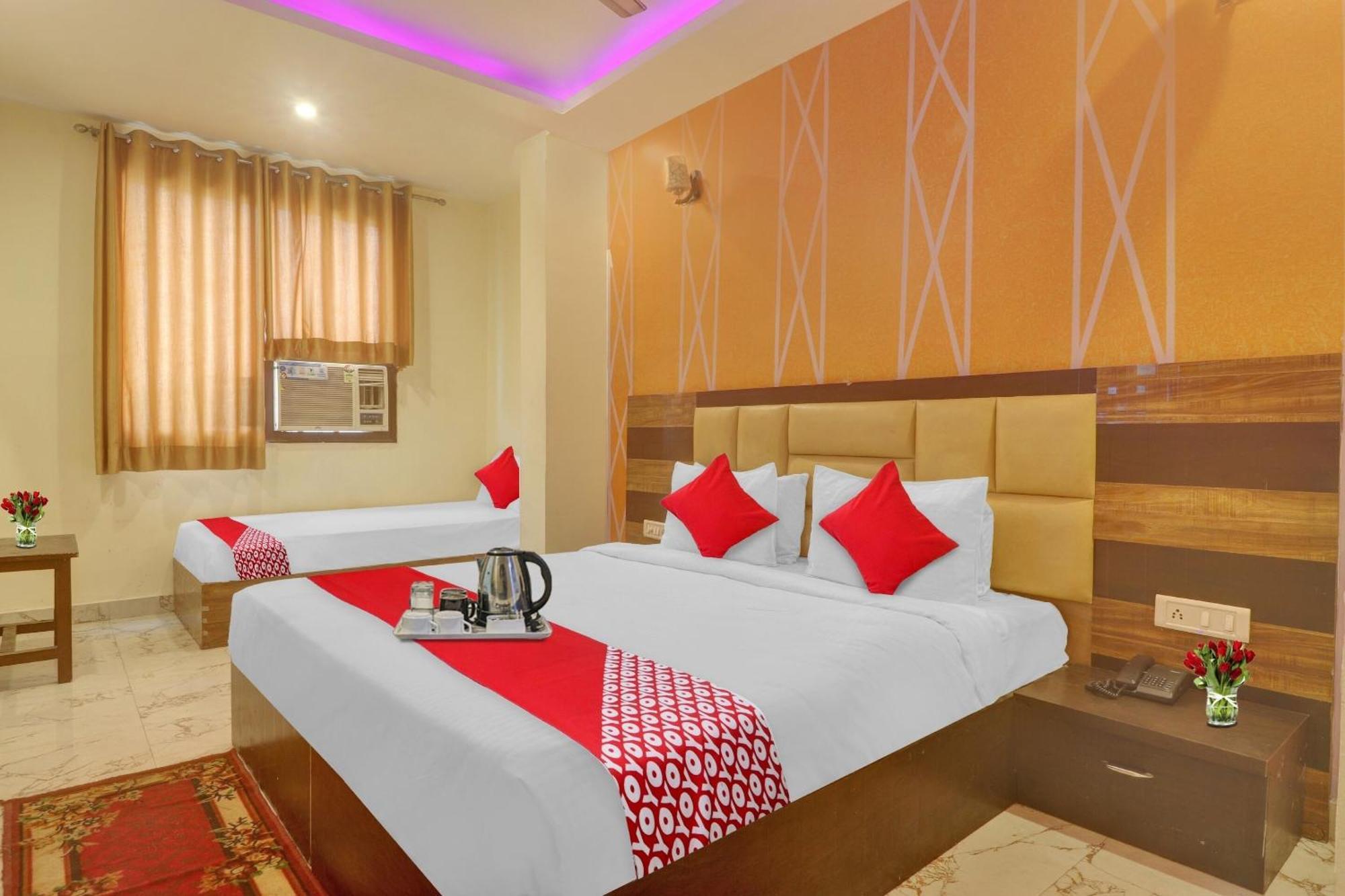 Hotel O Near Ambience Mall 3*