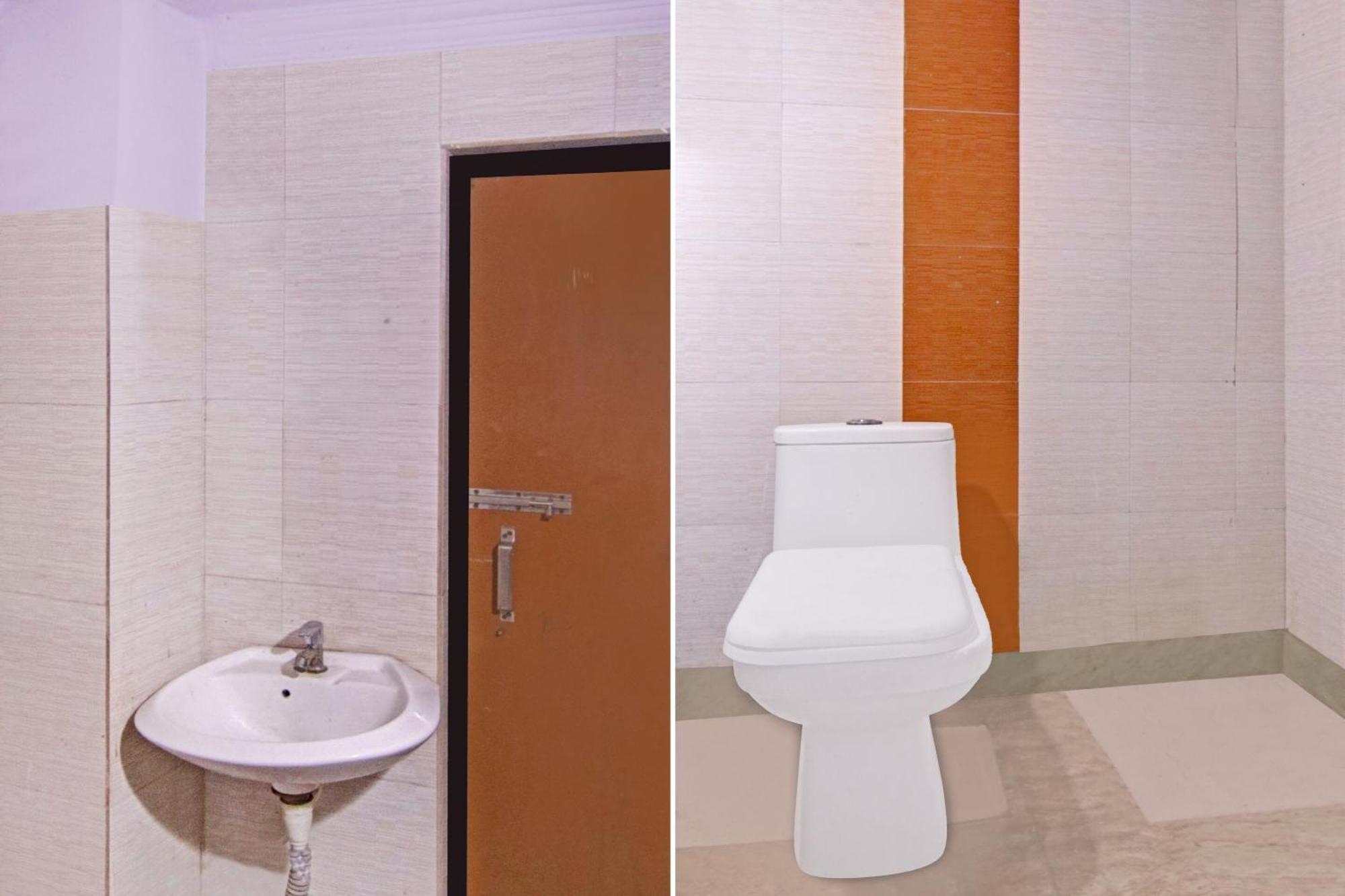Hotel Flagship Decent Near Pvr Vikaspuri Delhi New Delhi