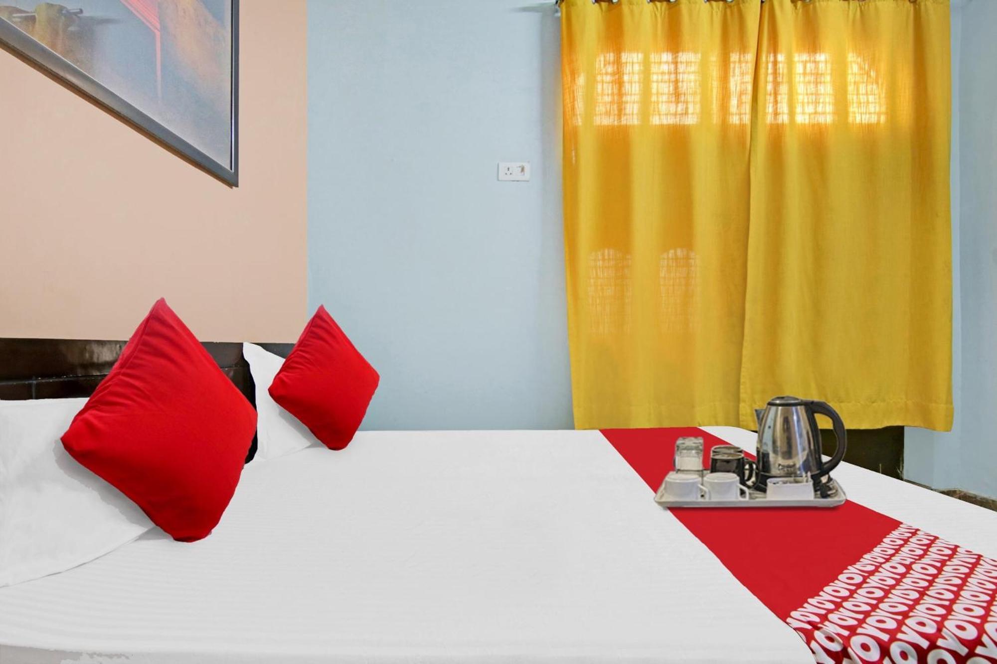 Hotel Flagship Decent Near Pvr Vikaspuri Delhi 3*