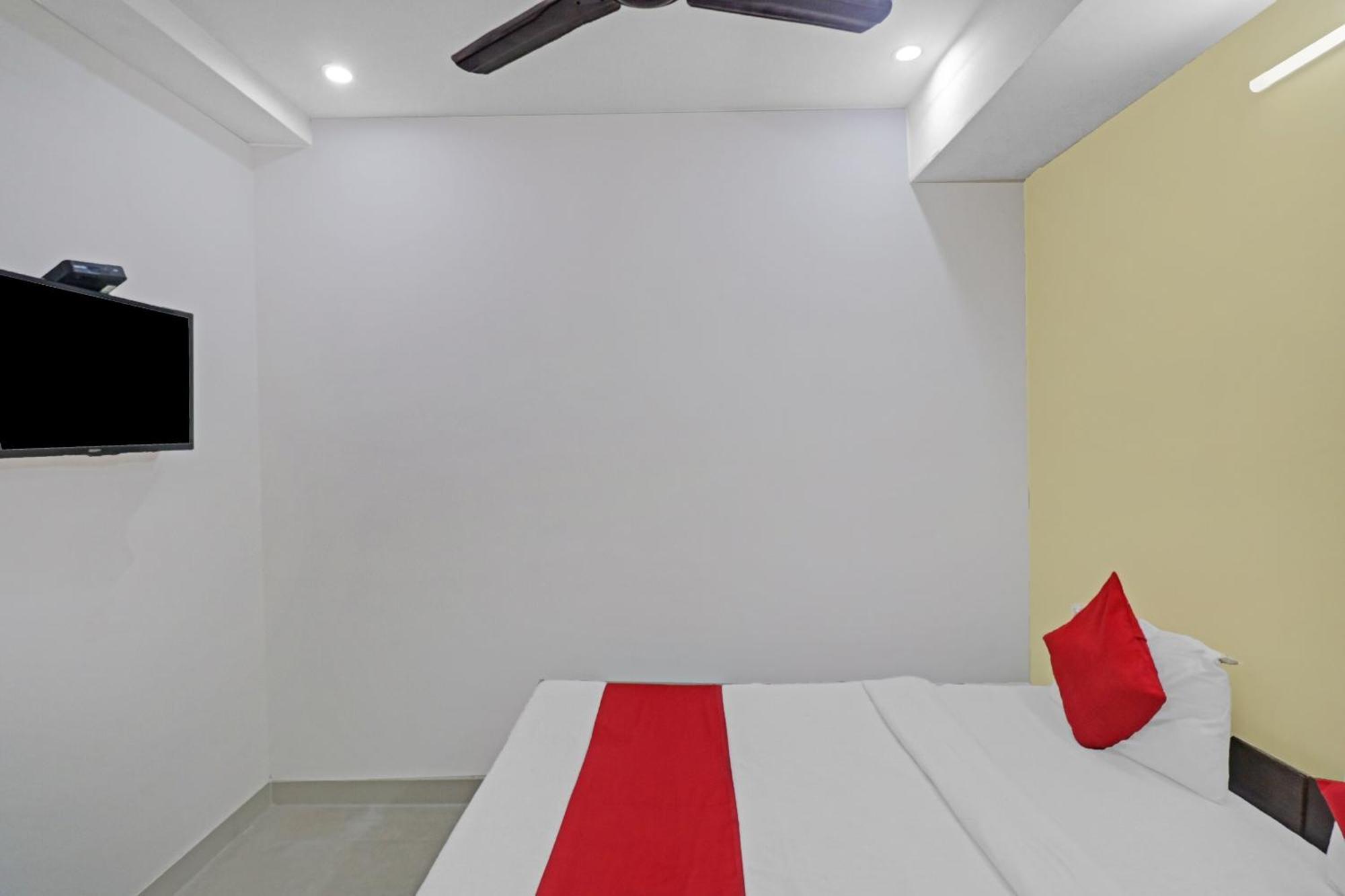 Hotel O Silver