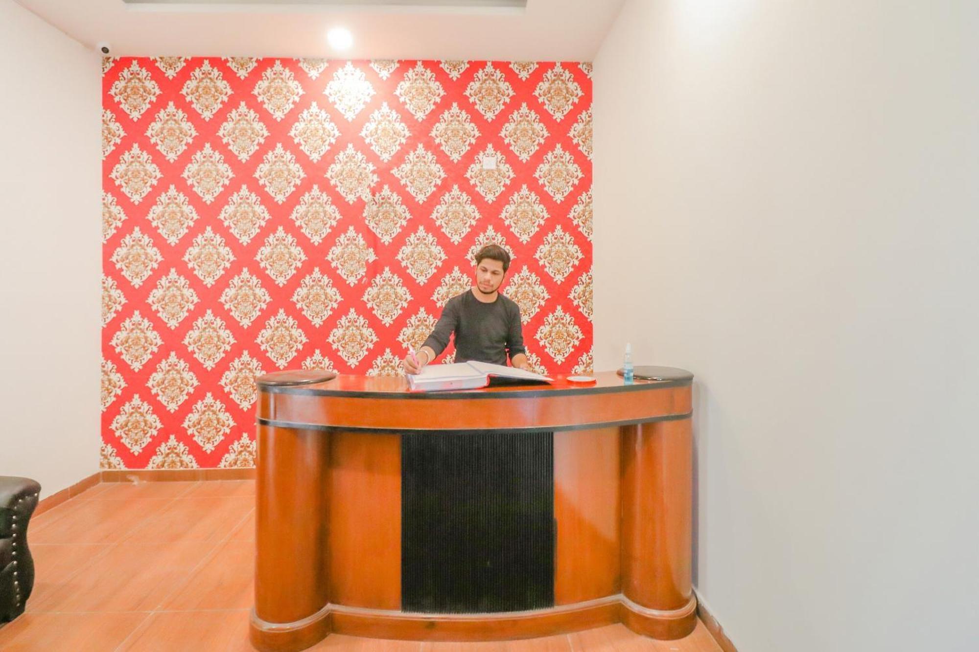 O Red Crown 3* Delhi (National Capital Territory of India)