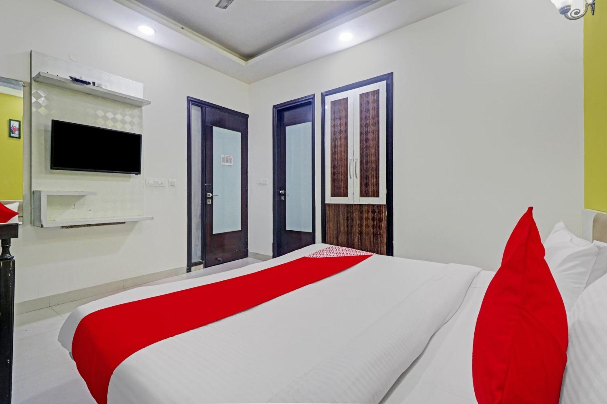 Oyo 12675 Star Hotel