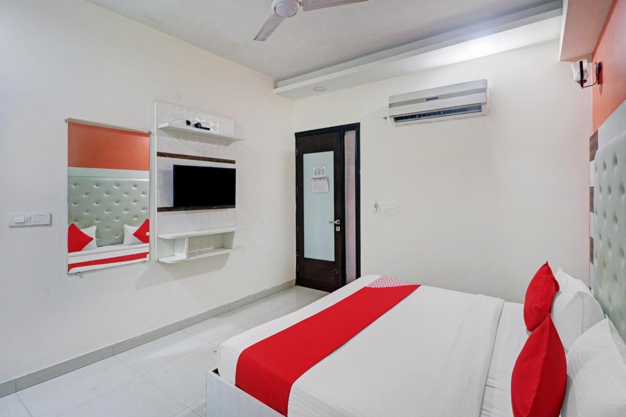 Oyo 12675 Star Hotel