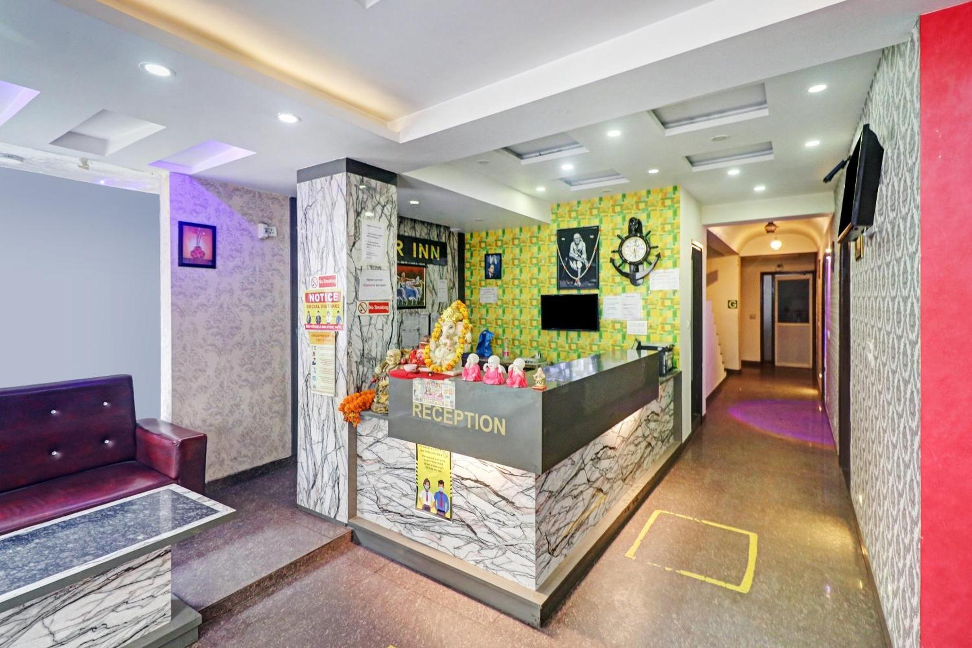 Oyo 12675 Star New Delhi