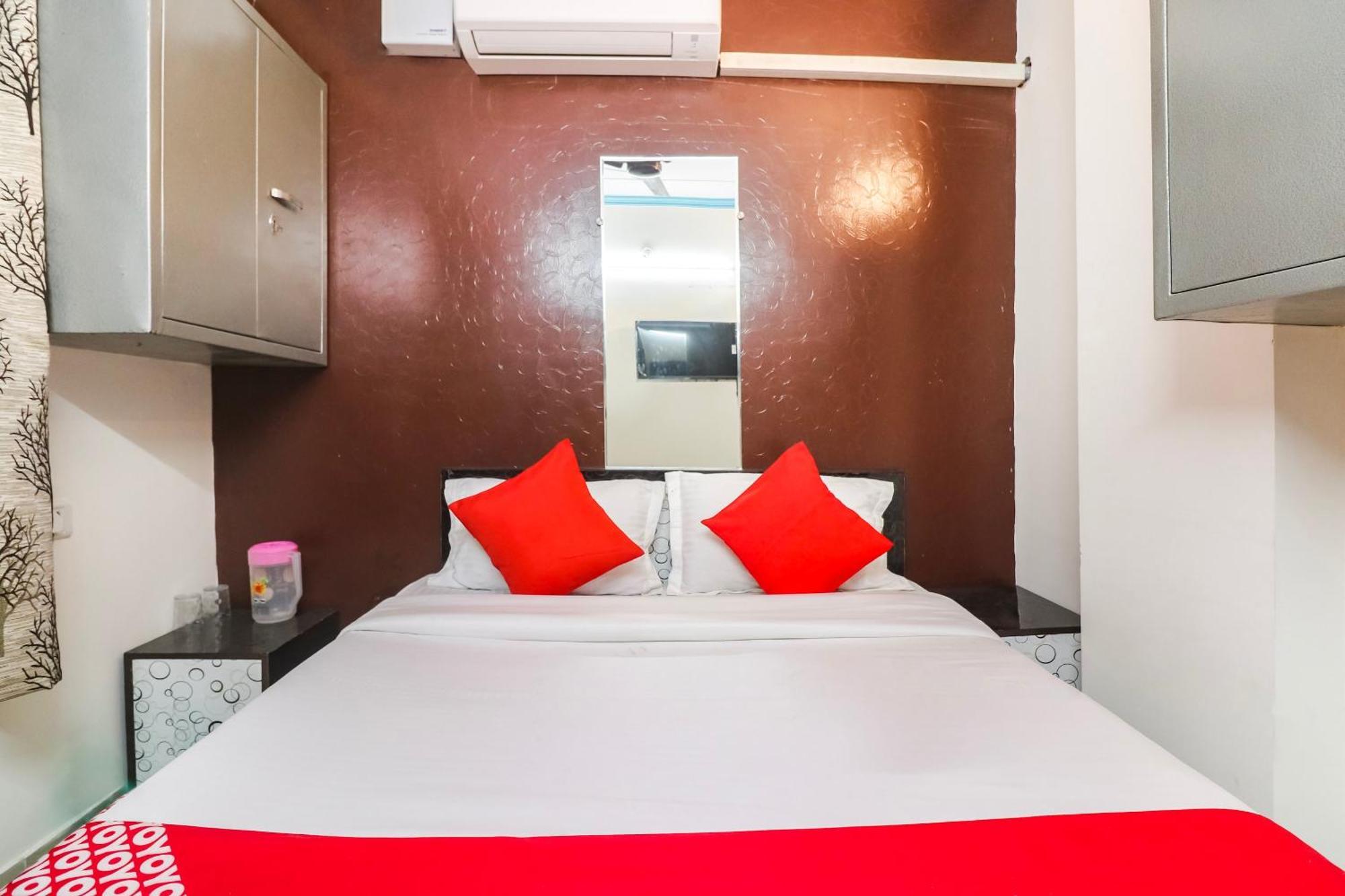Oyo Florence New Delhi
