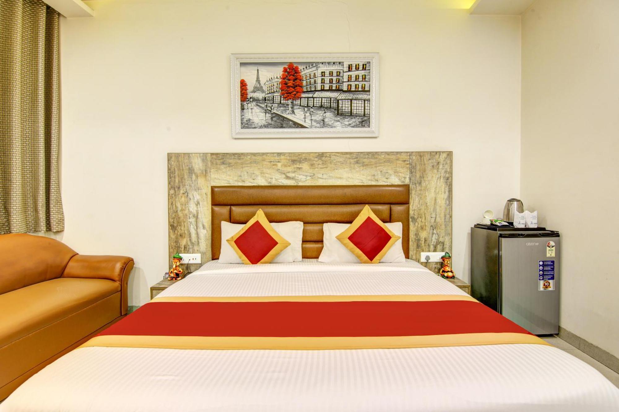 Hotel Gracious By Vishesh & 3*