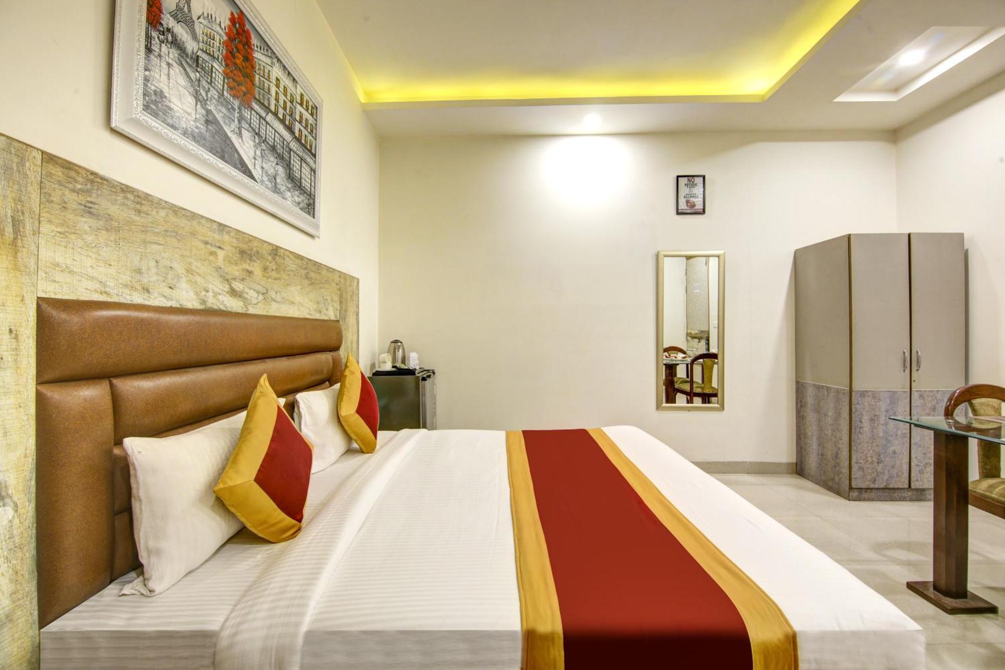 Hotel Gracious By Vishesh & 3*