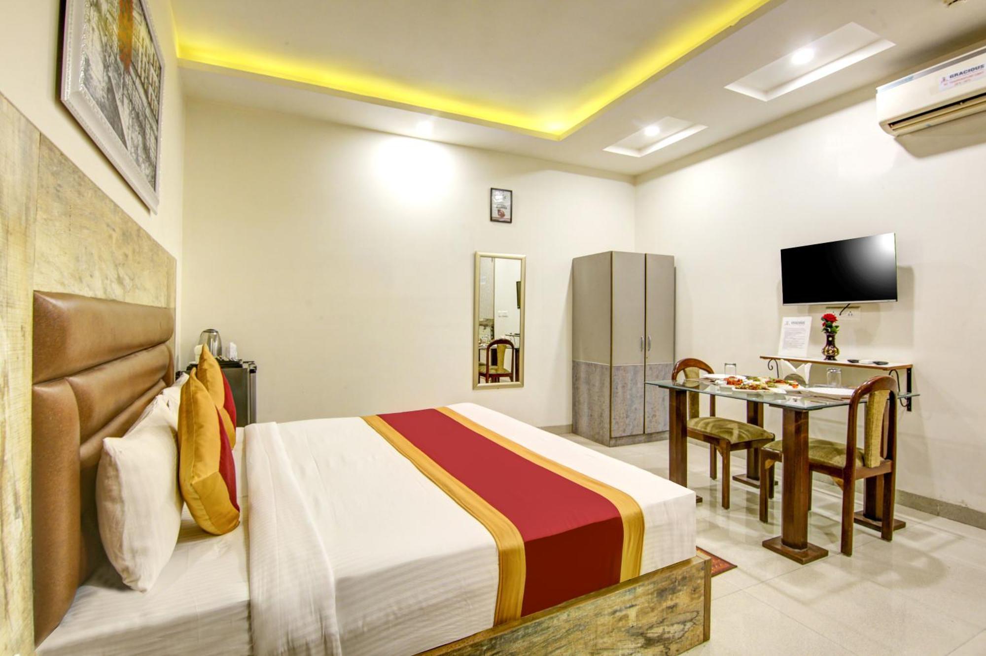 Gracious By Vishesh & Hotel 3*