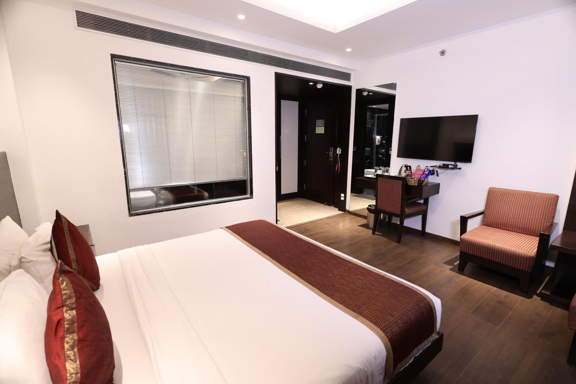 Hotel Godwin Deluxe -Free Airport Pickup -Traveller'S Choice Award Winner 2025 New Delhi