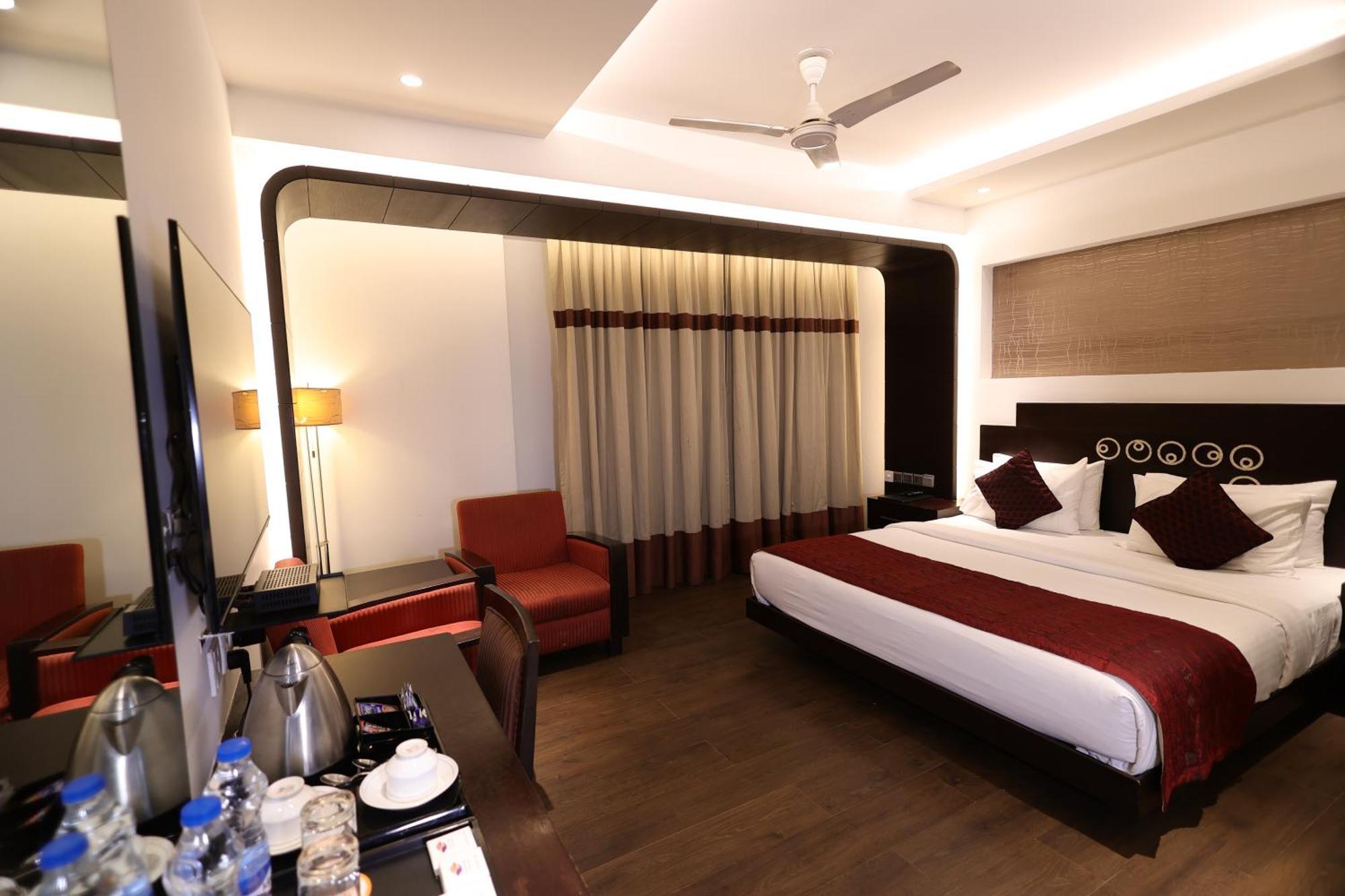 Hotel Godwin Deluxe -Free Airport Pickup -Traveller'S Choice Award Winner 2025 New Delhi