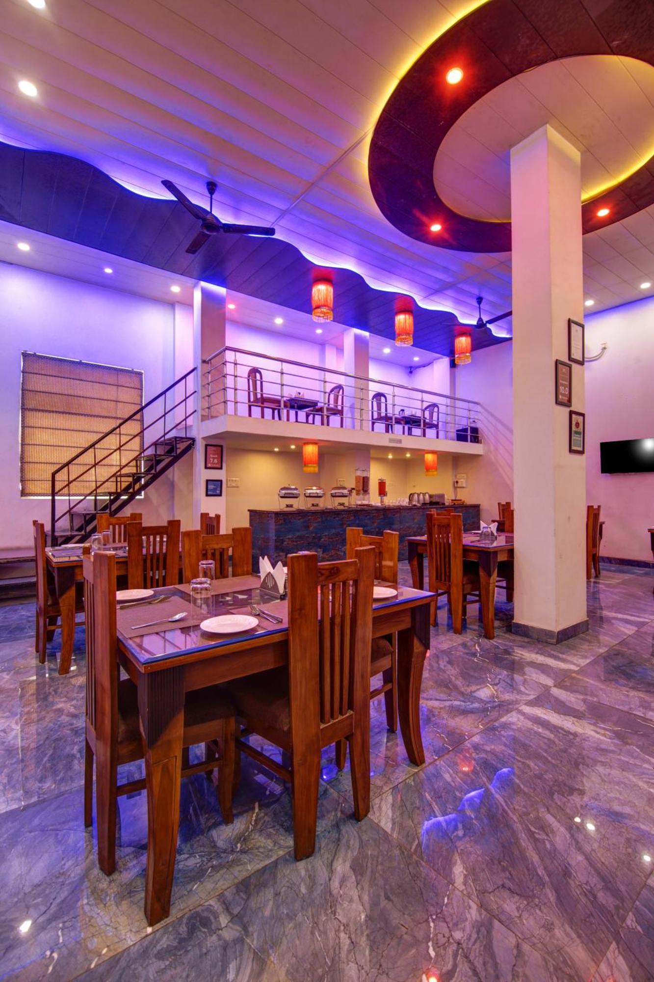 Gracious By Vishesh & Hotel