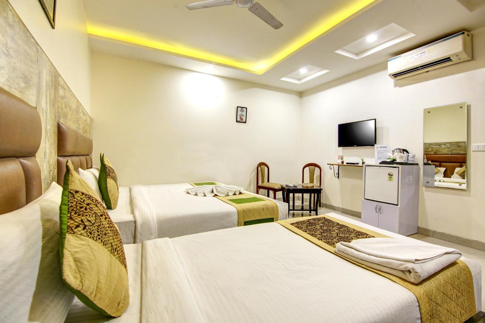 Gracious By Vishesh & Hotel New Delhi