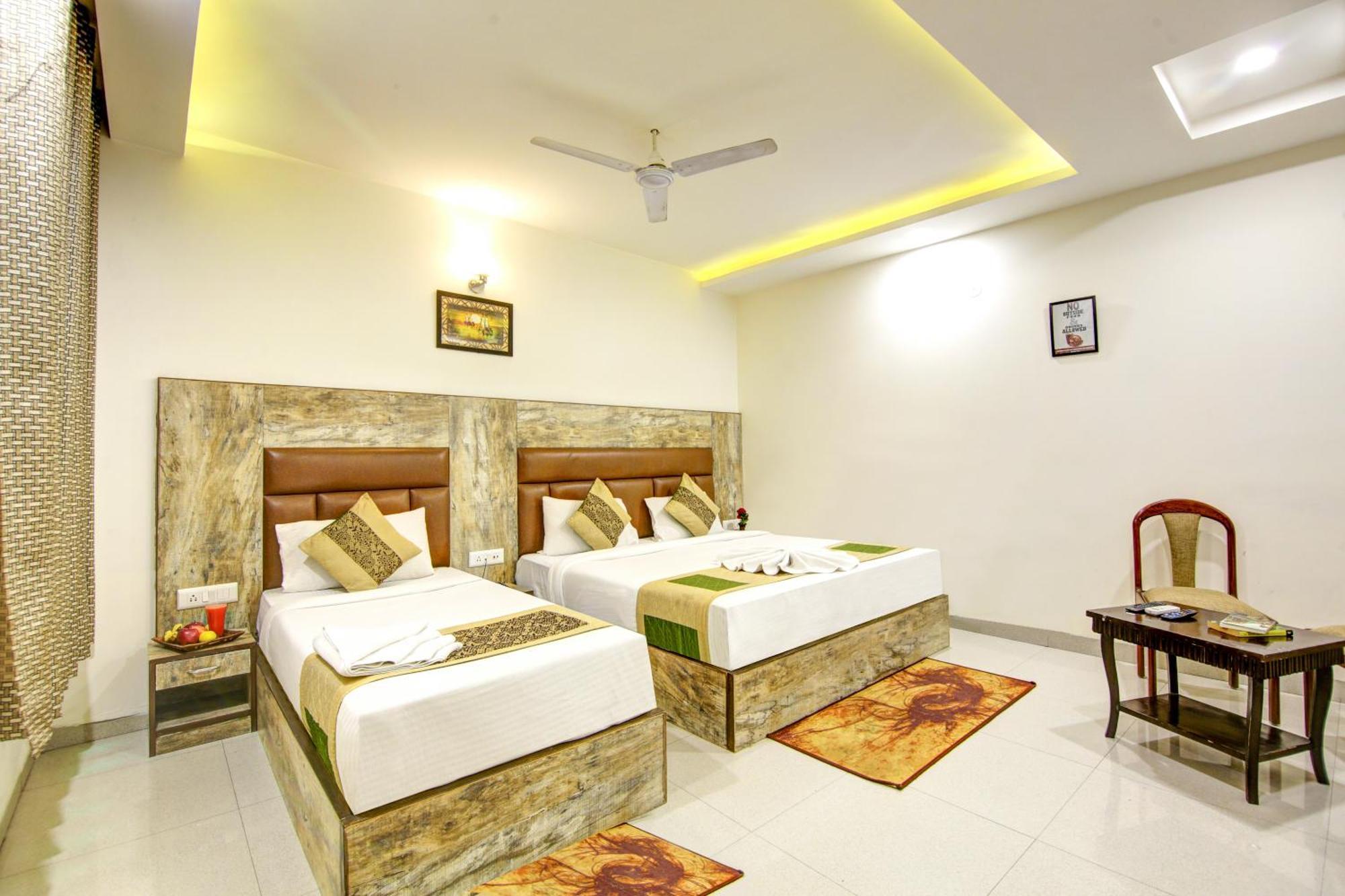 Hotel Gracious By Vishesh & 3*