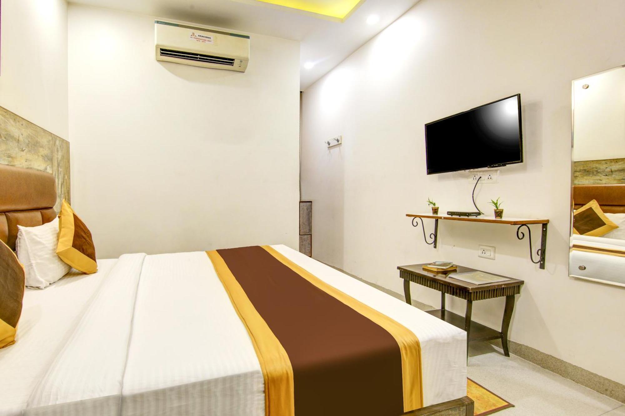 Gracious By Vishesh & Hotel New Delhi