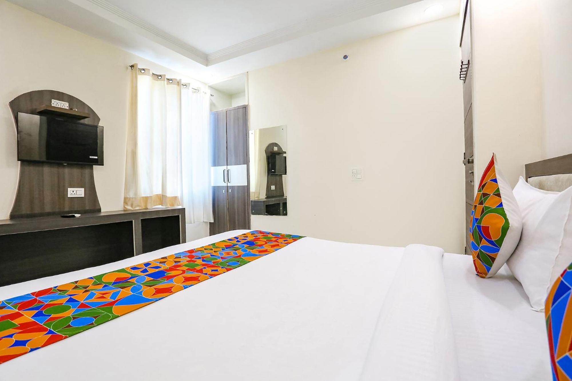 Fabexpress Royal Orbit Hotel 3*