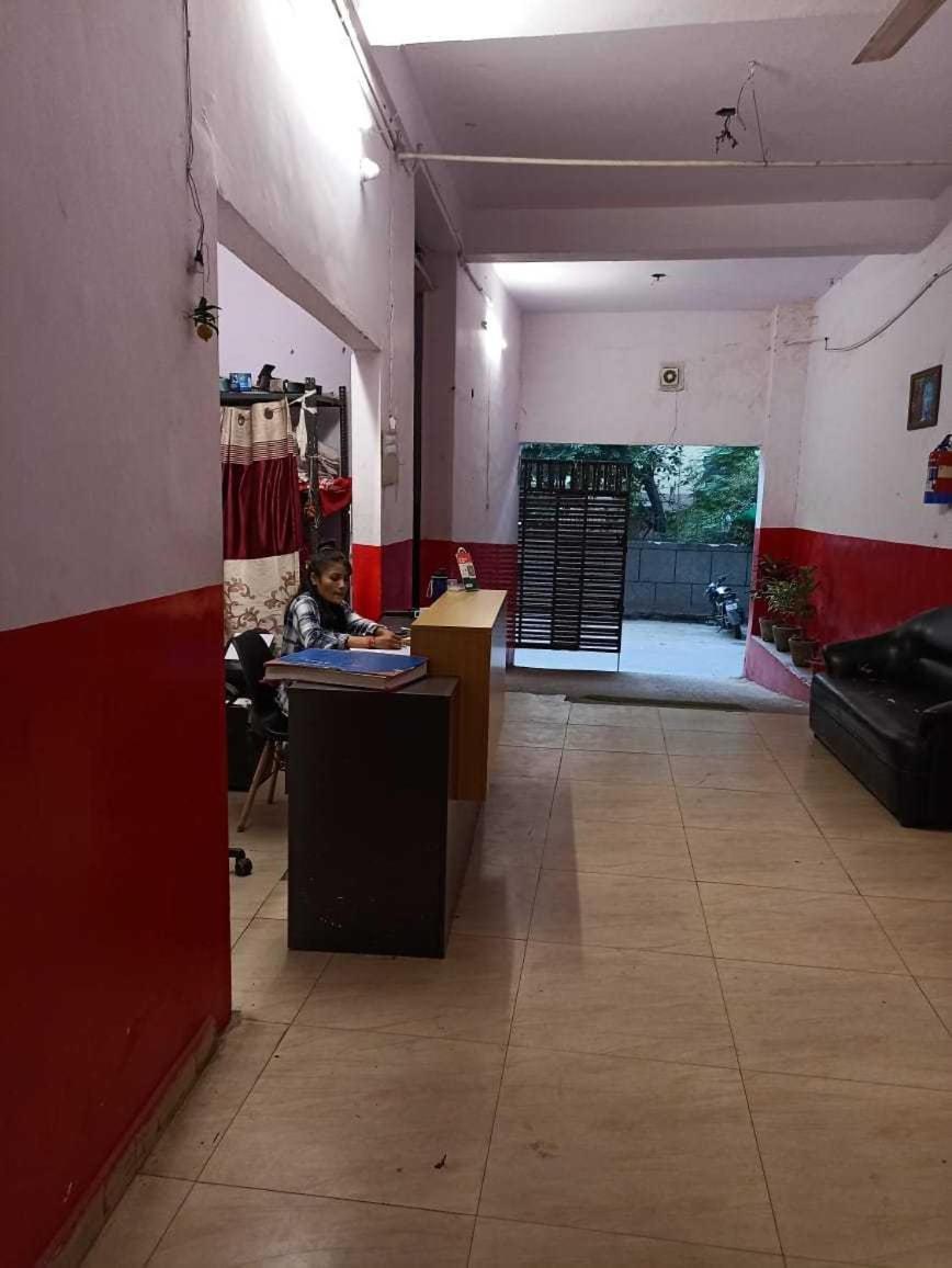 Hotel O Kl Khari Near Ashoka Park Mein Metro 3*