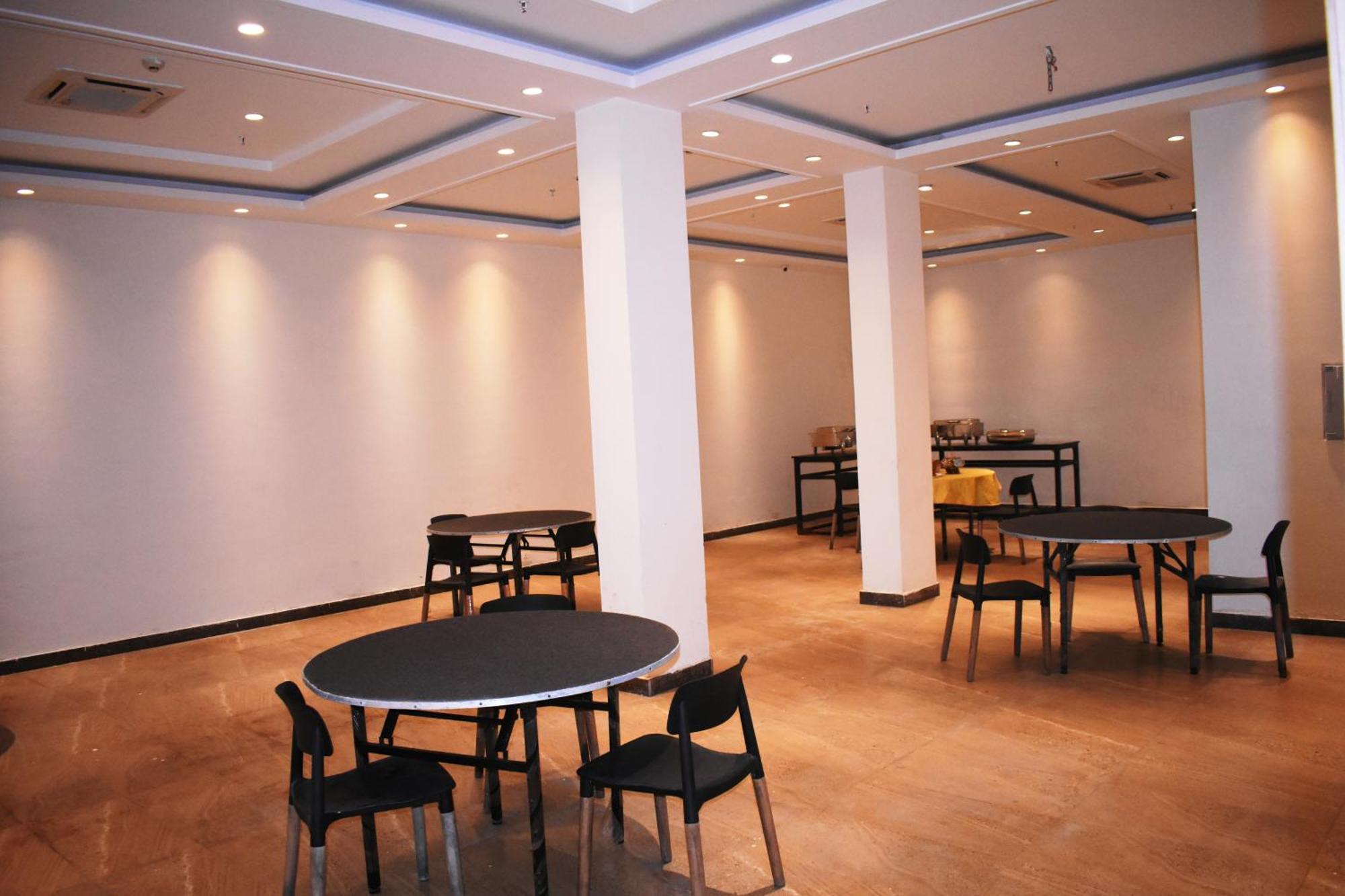 Lemonwood Suites By F9 - Trivoli Garden Chhatarpur 3* New Delhi