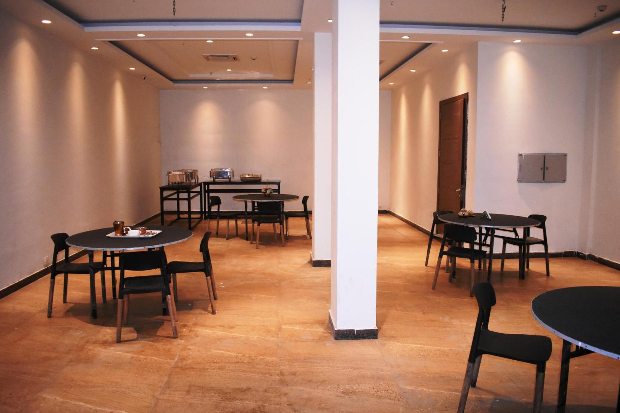 Lemonwood Suites By F9 - Trivoli Garden Chhatarpur Hotel