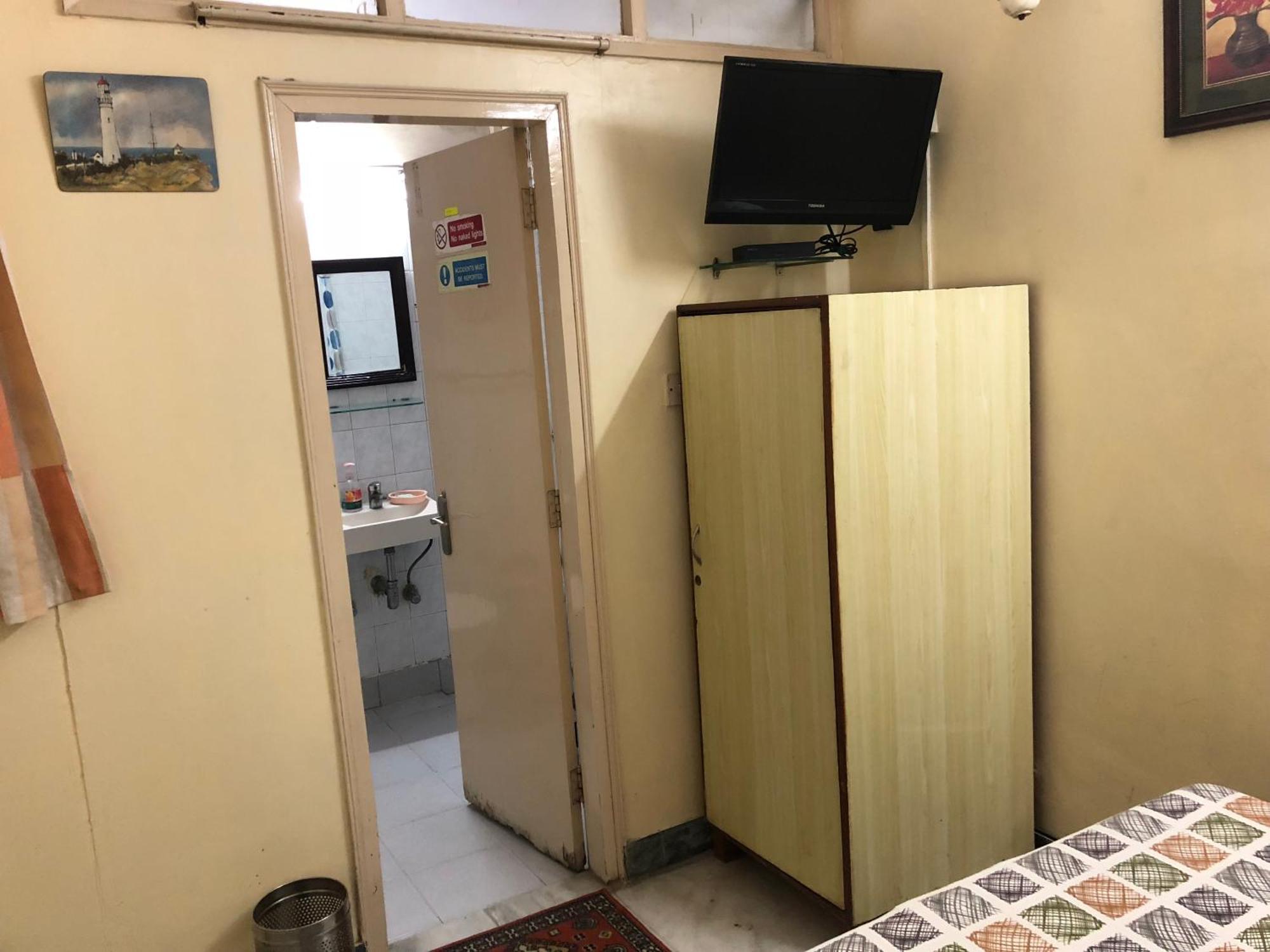 Bed & Breakfast Sailors - C6, Vasant Kunj