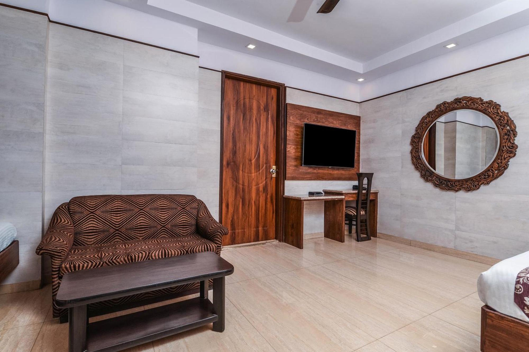 Hotel Dream Palace Laxmi Nagar