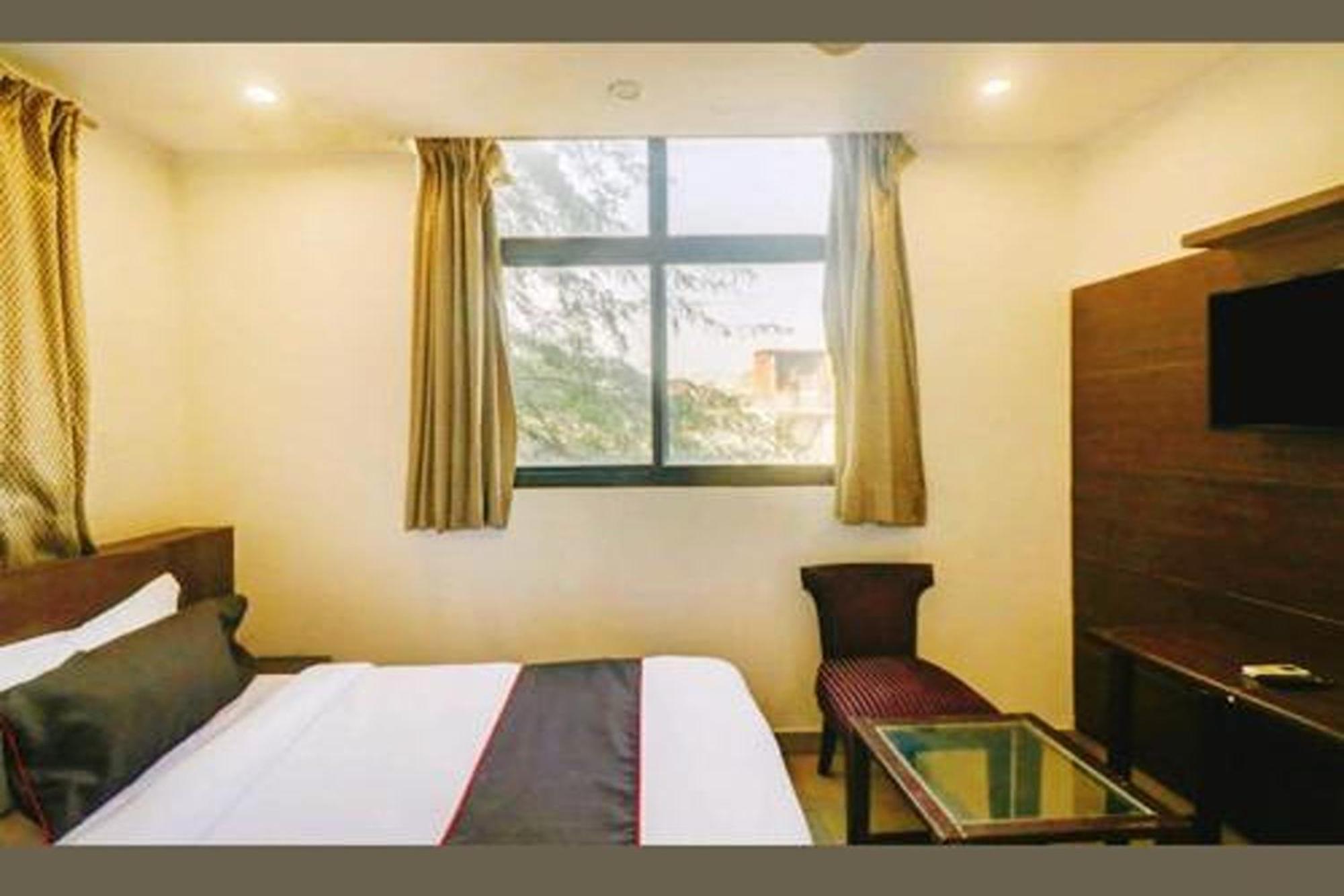 Aravali Residency 4* New Delhi