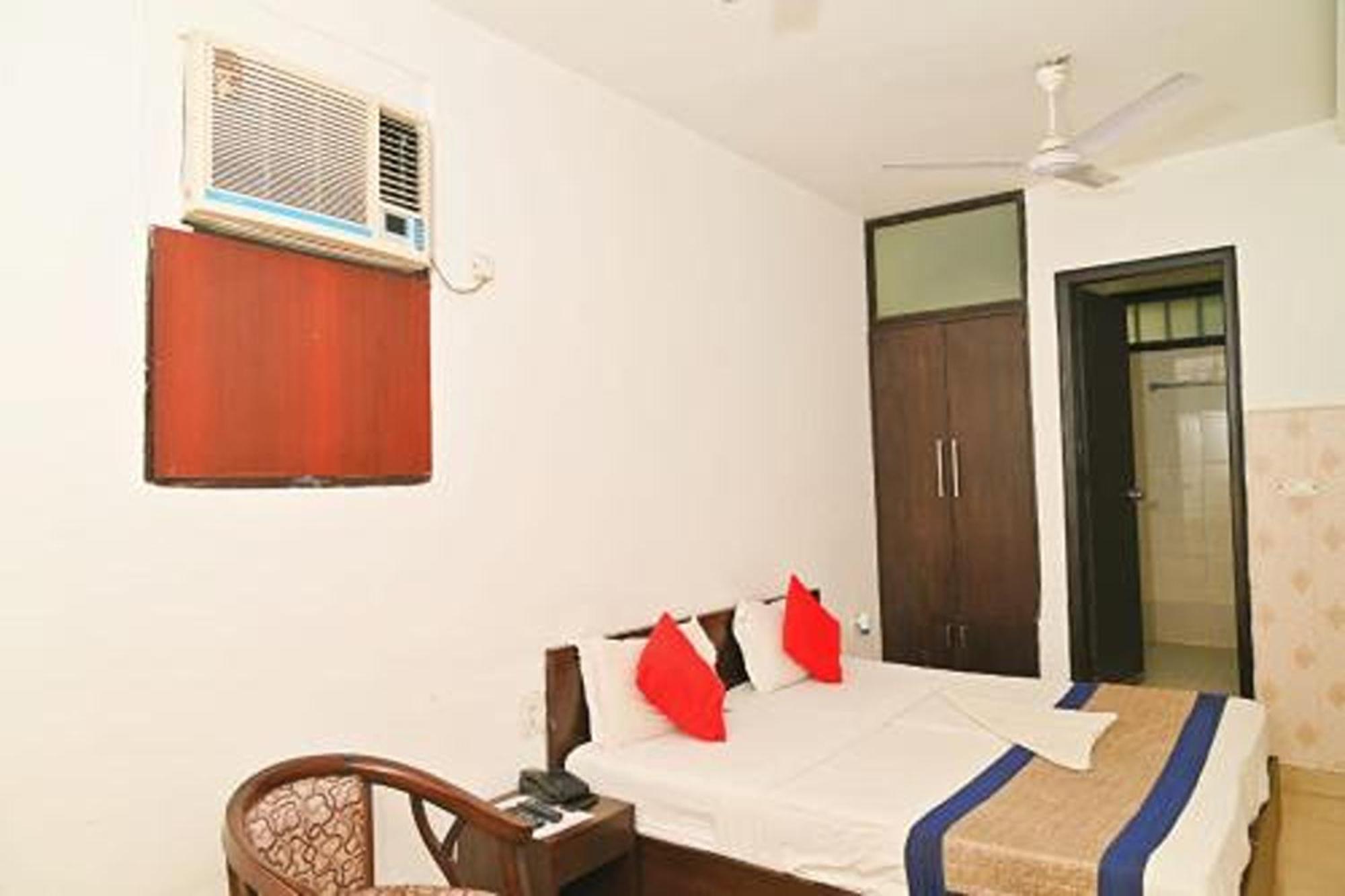 Aravali Residency Hotel 4*