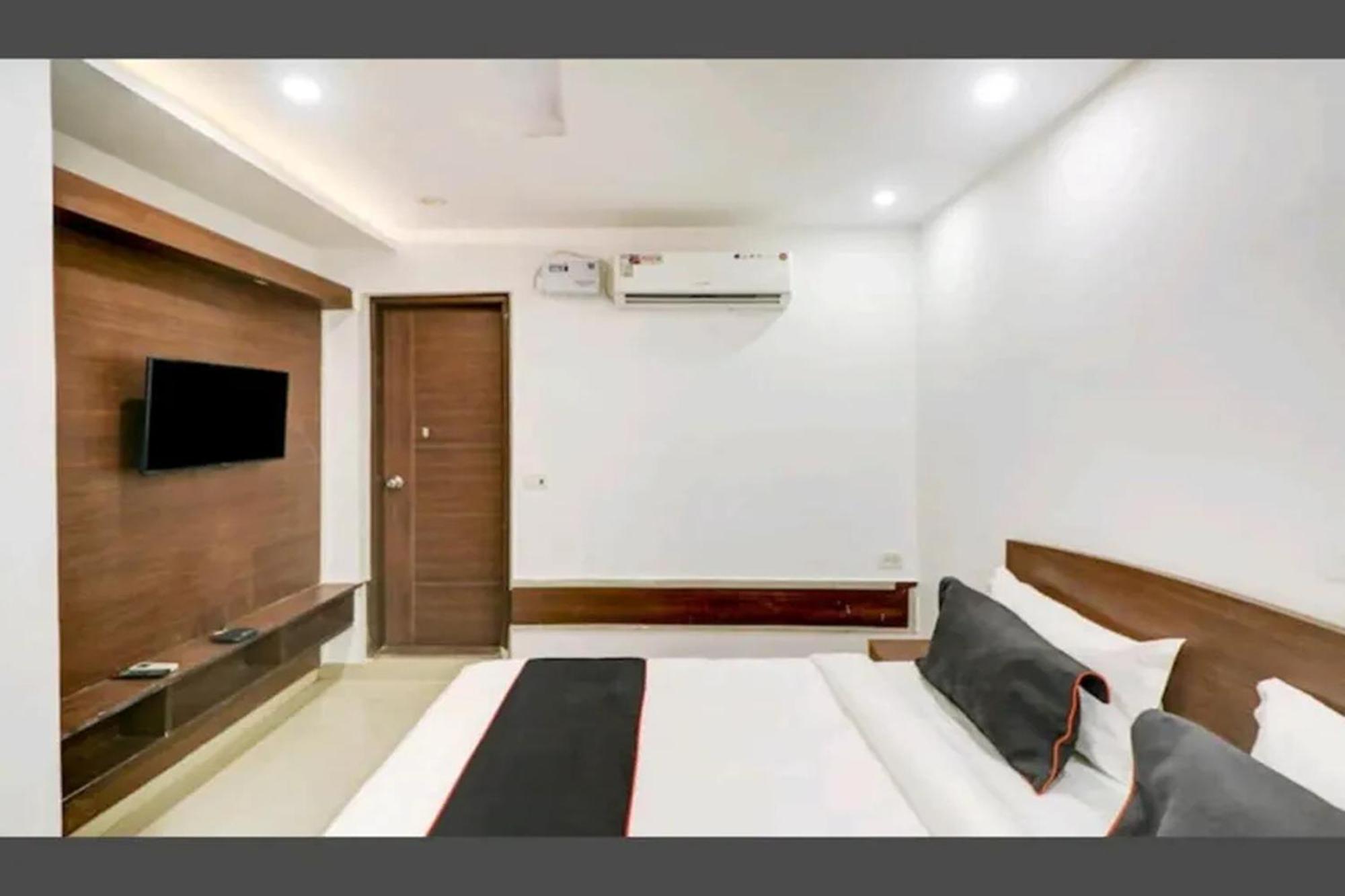 Aravali Residency Hotel 4*