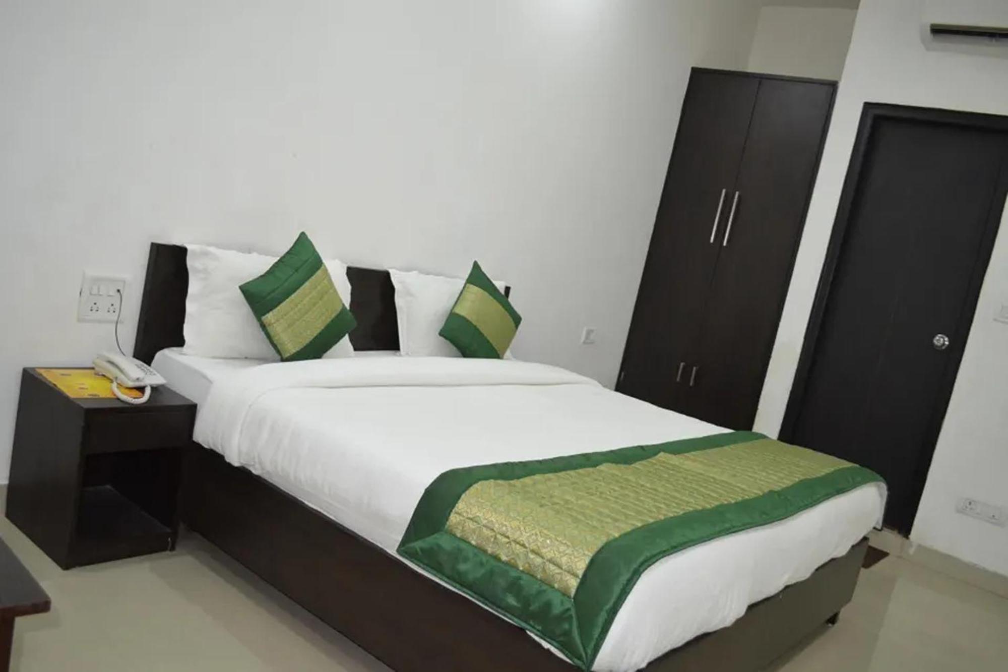 Aravali Residency Hotel New Delhi