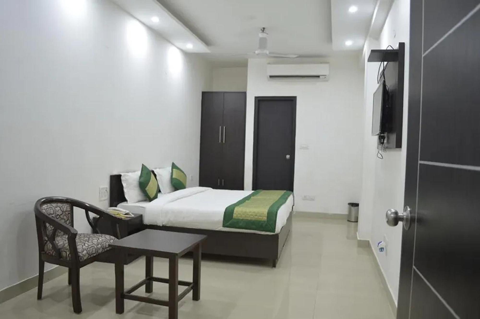 Hotel Aravali Residency New Delhi